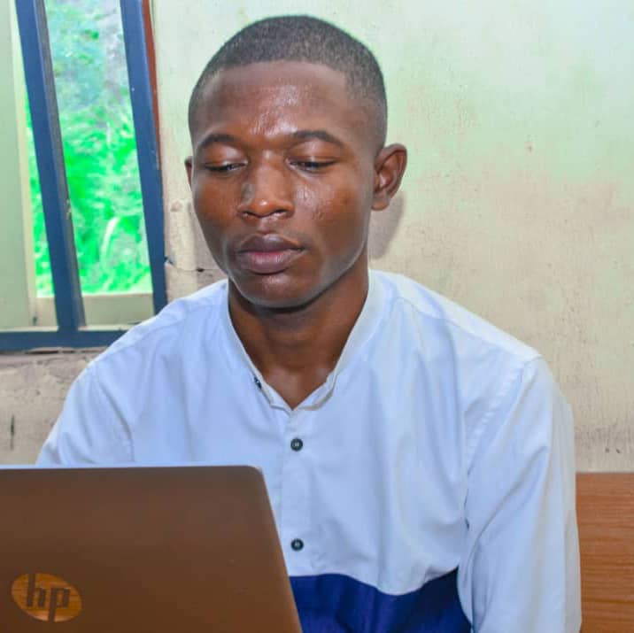 Dogged by slow internet connectivity, Nigerians and their businesses count losses 3 Vincent Ufuoma, a reporter whose job has been made difficult by erratic network