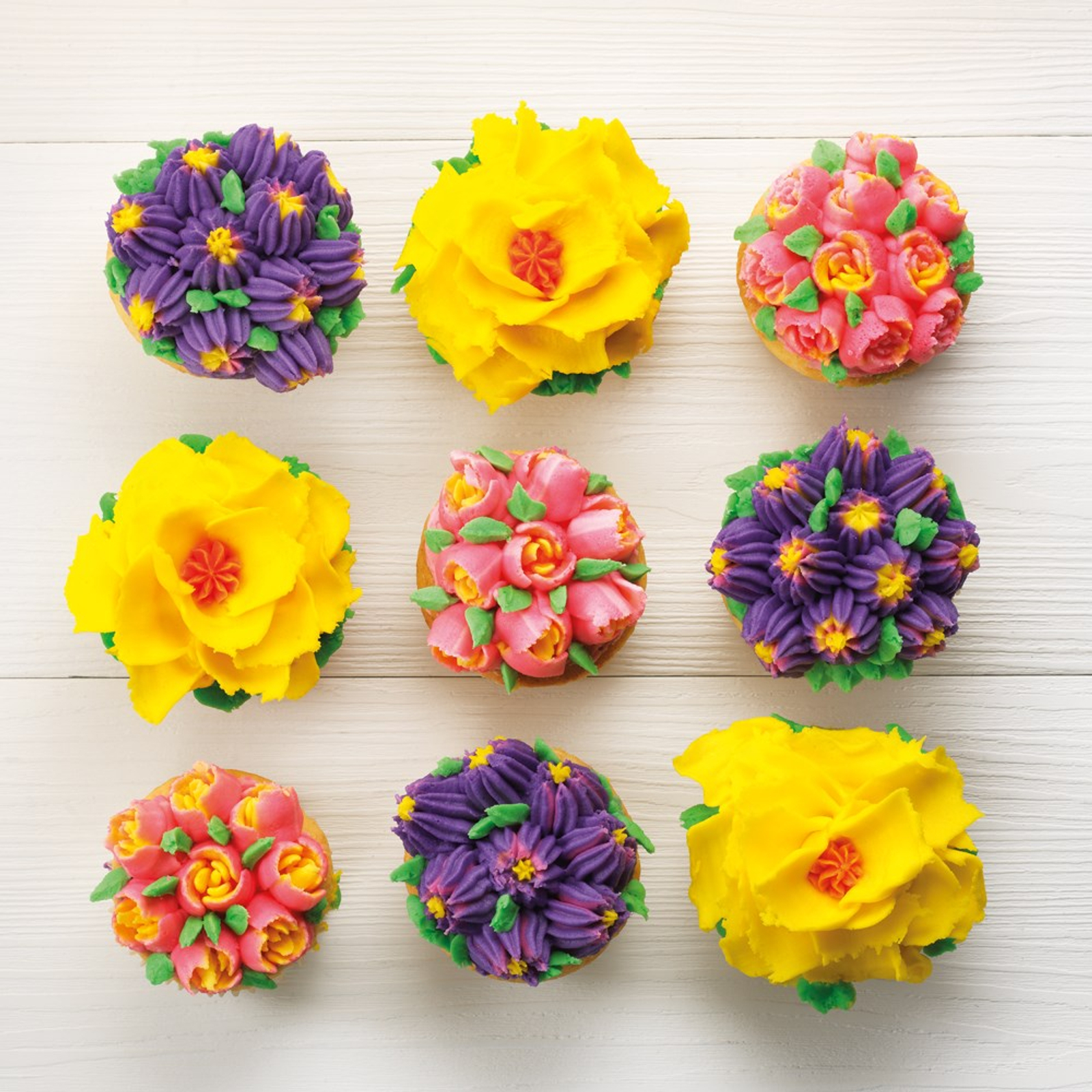 Soffritto Professional Bake Flower Nozzle with 8 Piping Bags Designs