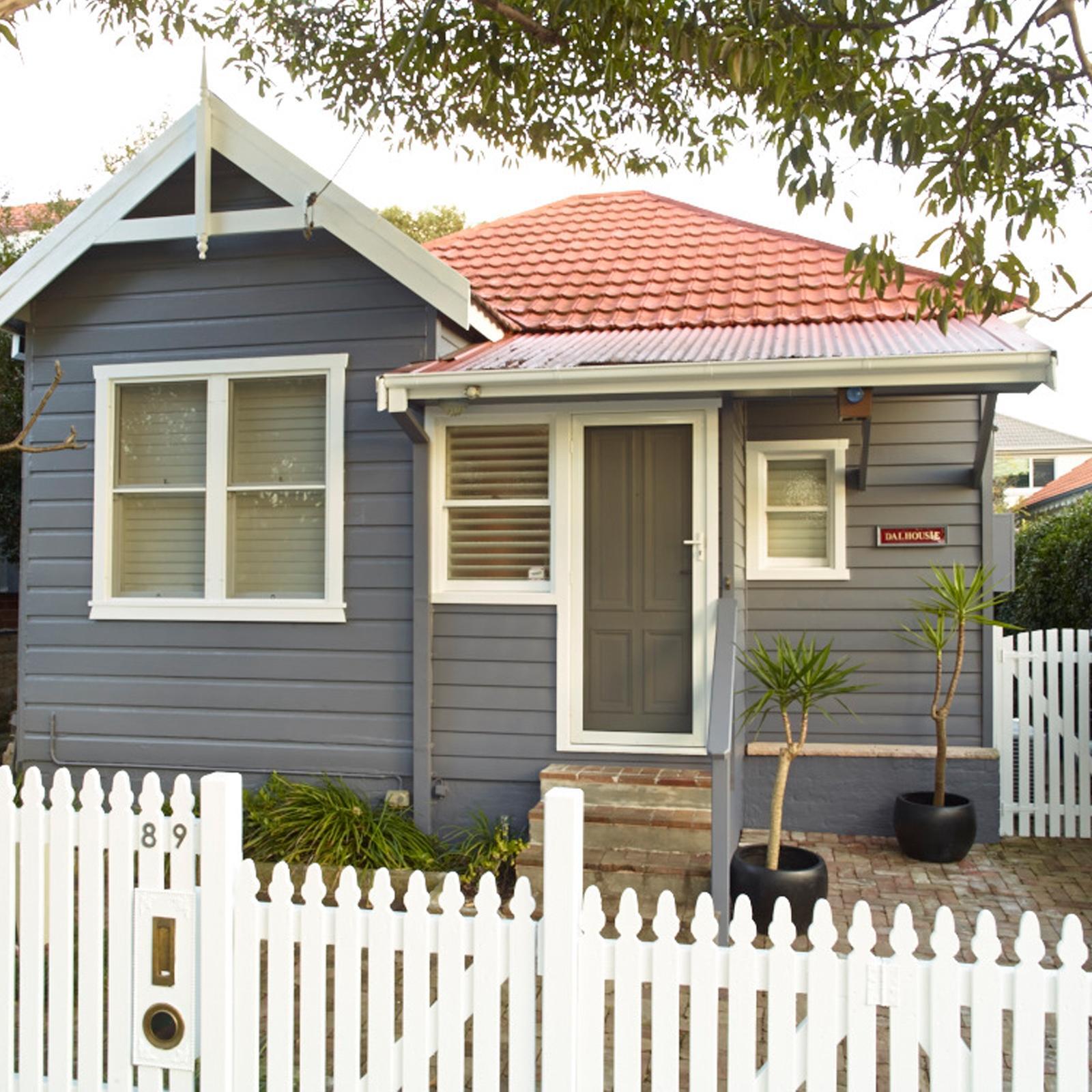 Taubmans Endure 2L White Semi Gloss Exterior Paint