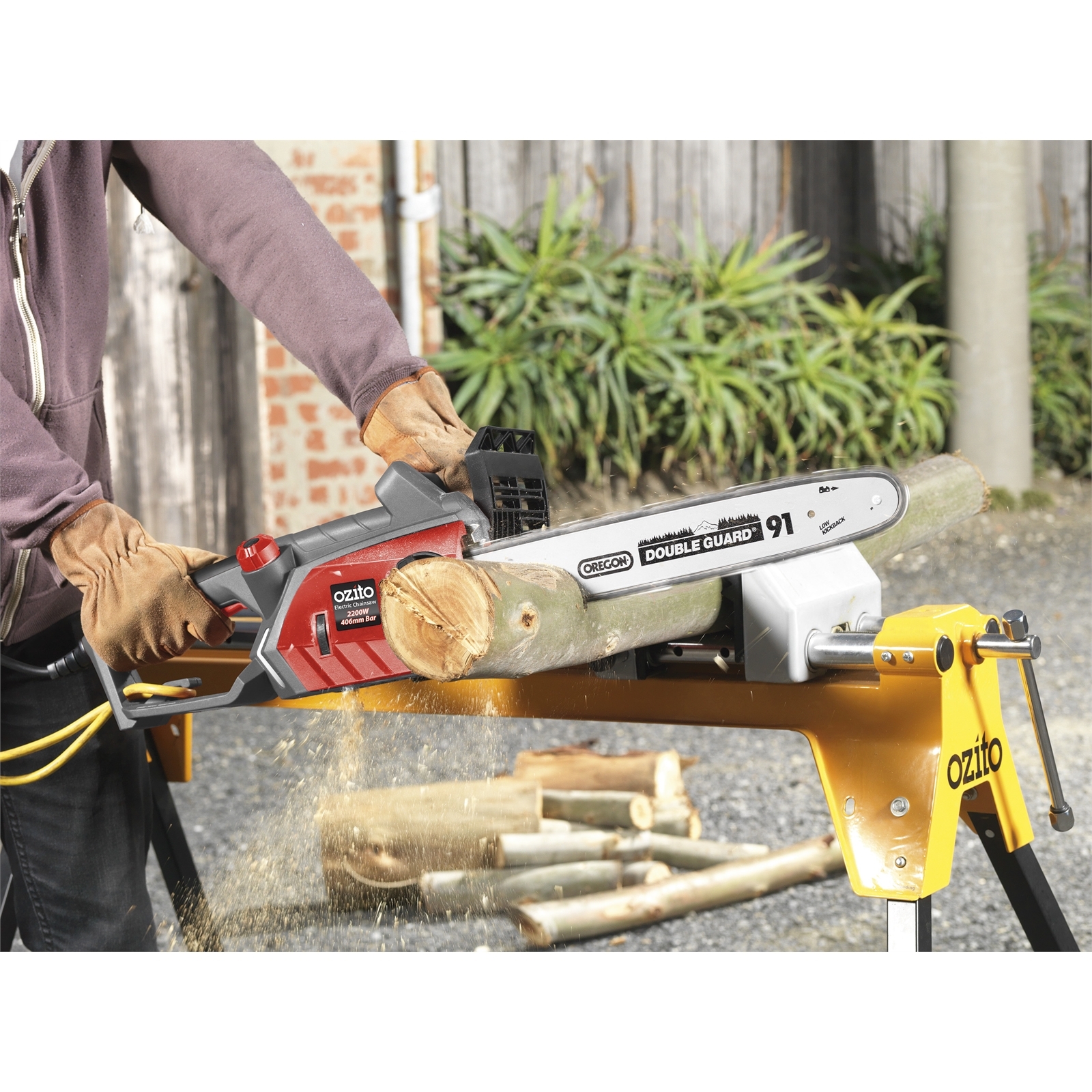 Ozito 2200W 406mm Electric Chainsaw Bunnings Australia