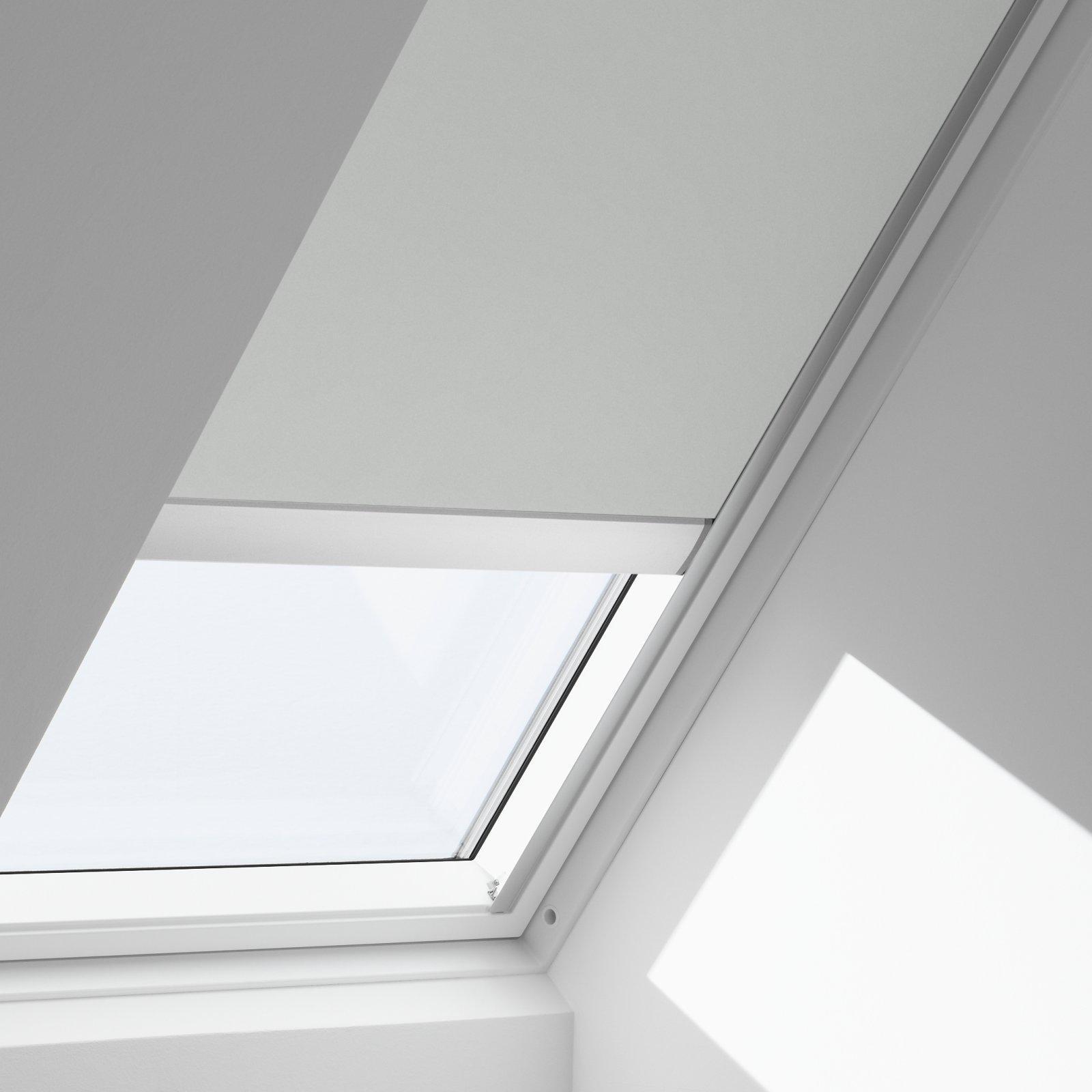 VELUX 550 x 1180mm Solar Blockout Blind Bunnings Australia