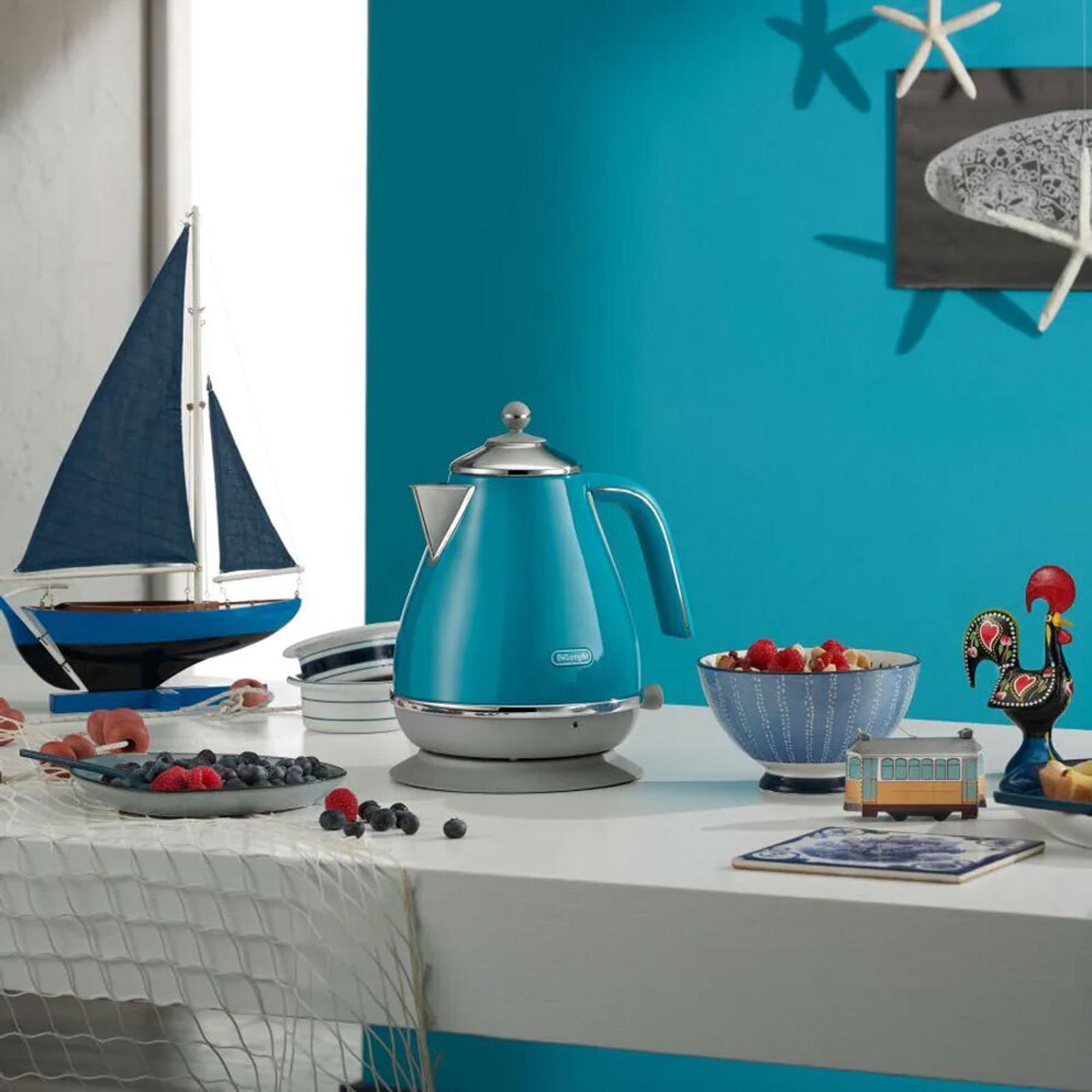 Delonghi 1.7L Icona Capitals Electric Cordless Kettle Stainless Steel