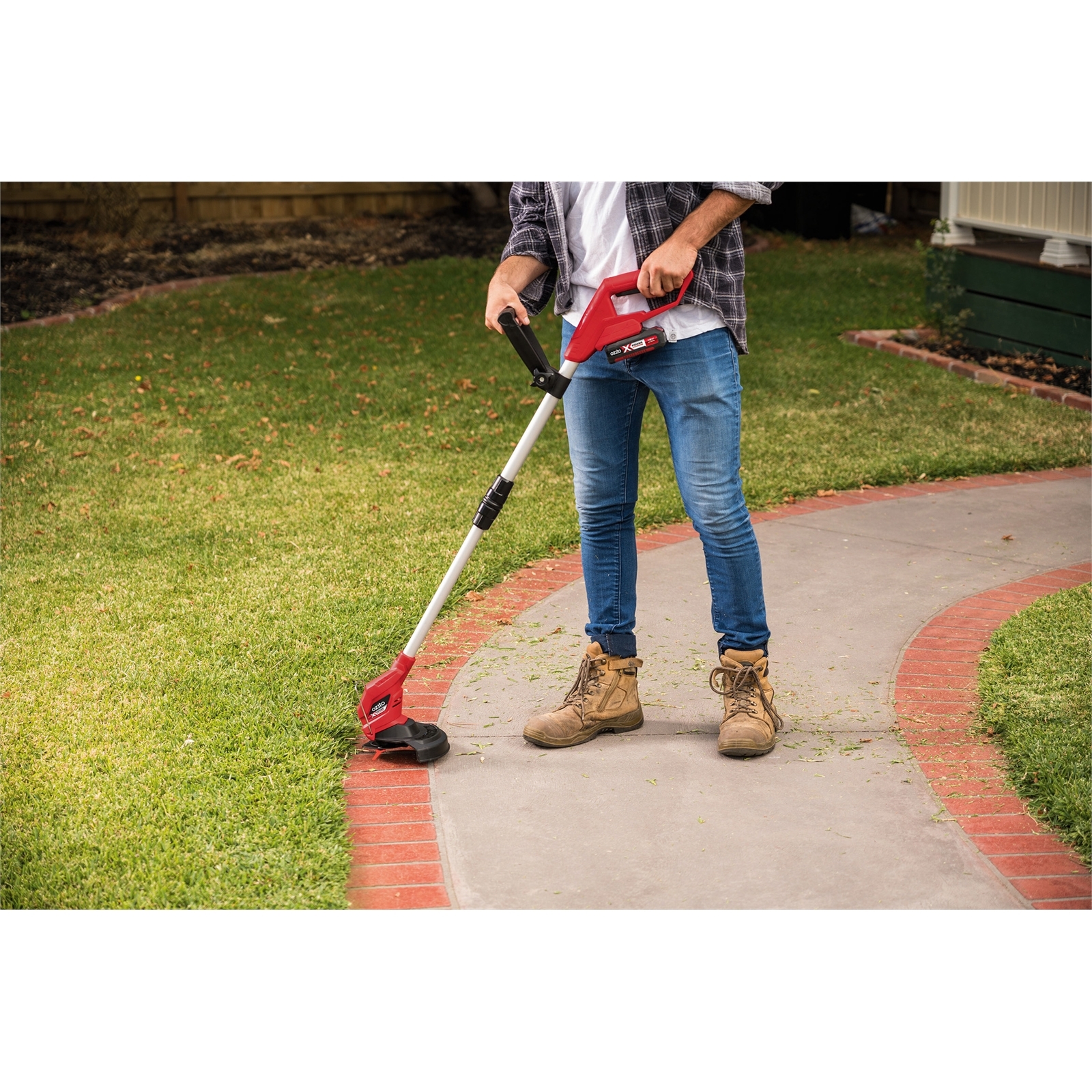 Ozito PXC 18V Grass Trimmer Kit Bunnings Australia
