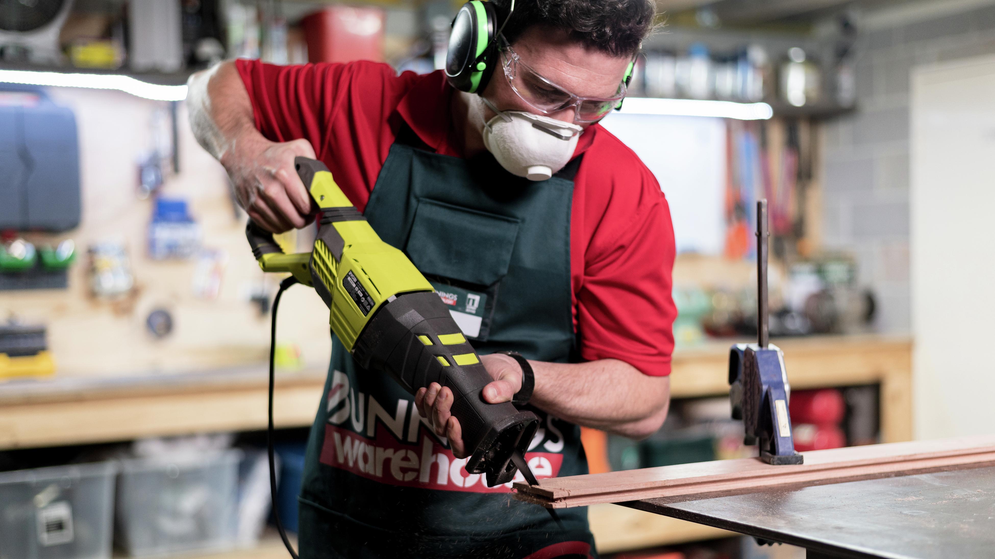 Tools 101 How To Use Power Saws Bunnings Australia