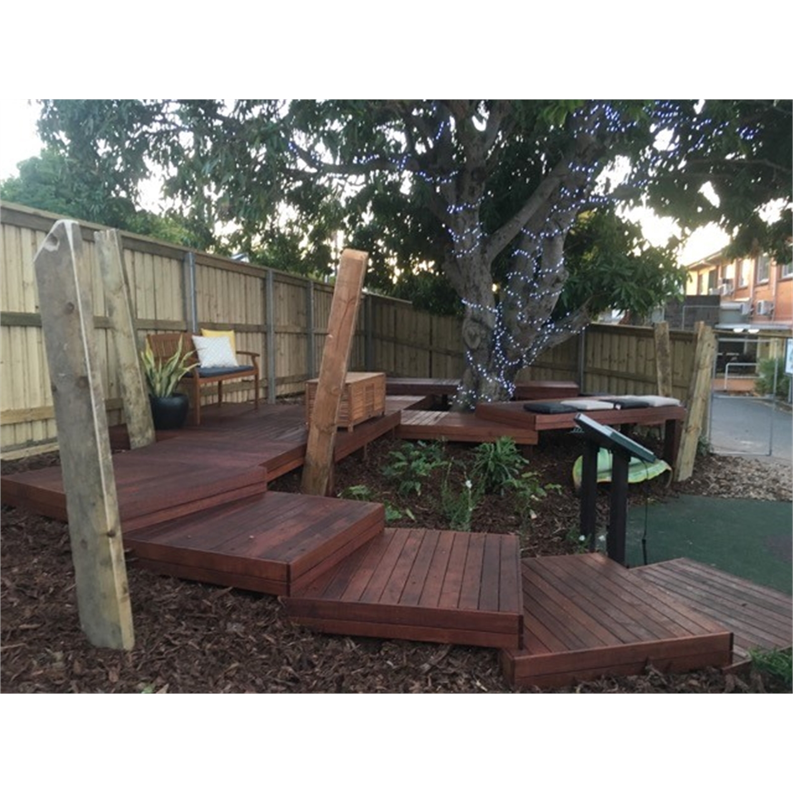 1116 x 1116mm Modular Decking 140 x 35mm Base Frame Flat Packed Bunnings Australia