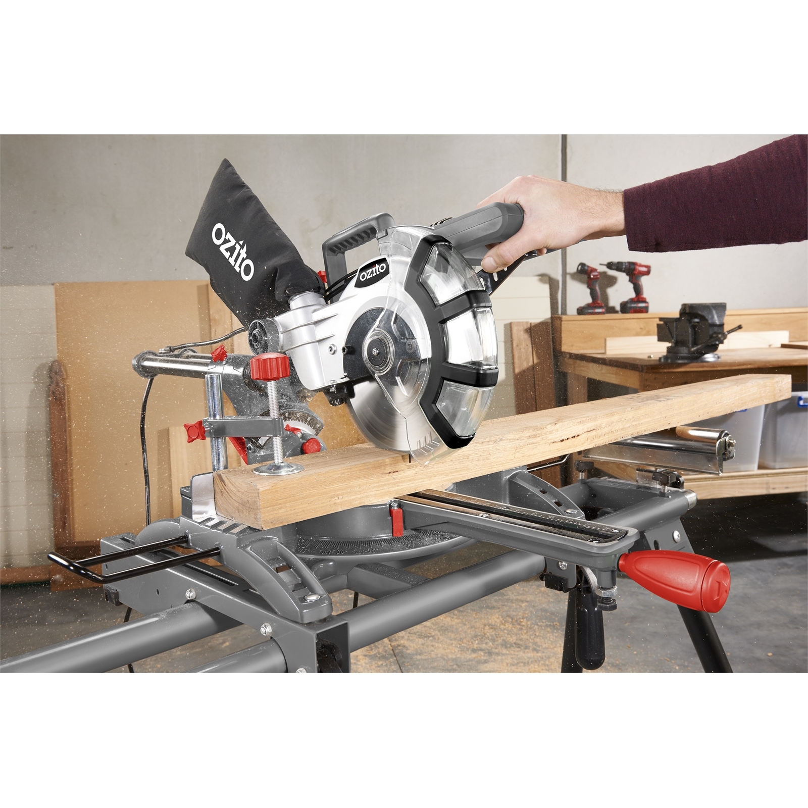 Ozito 210mm (8¼") 1800W Compound Sliding Mitre Saw Bunnings New Zealand
