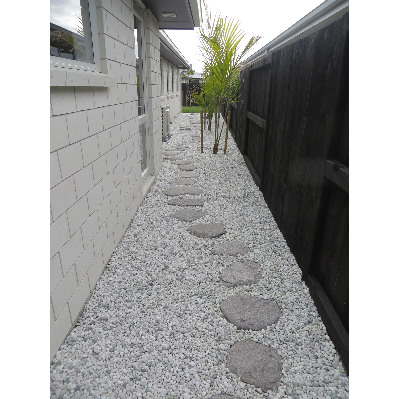 WestStone 30 50cm Natural Schist Stepping Stone Bunnings Australia