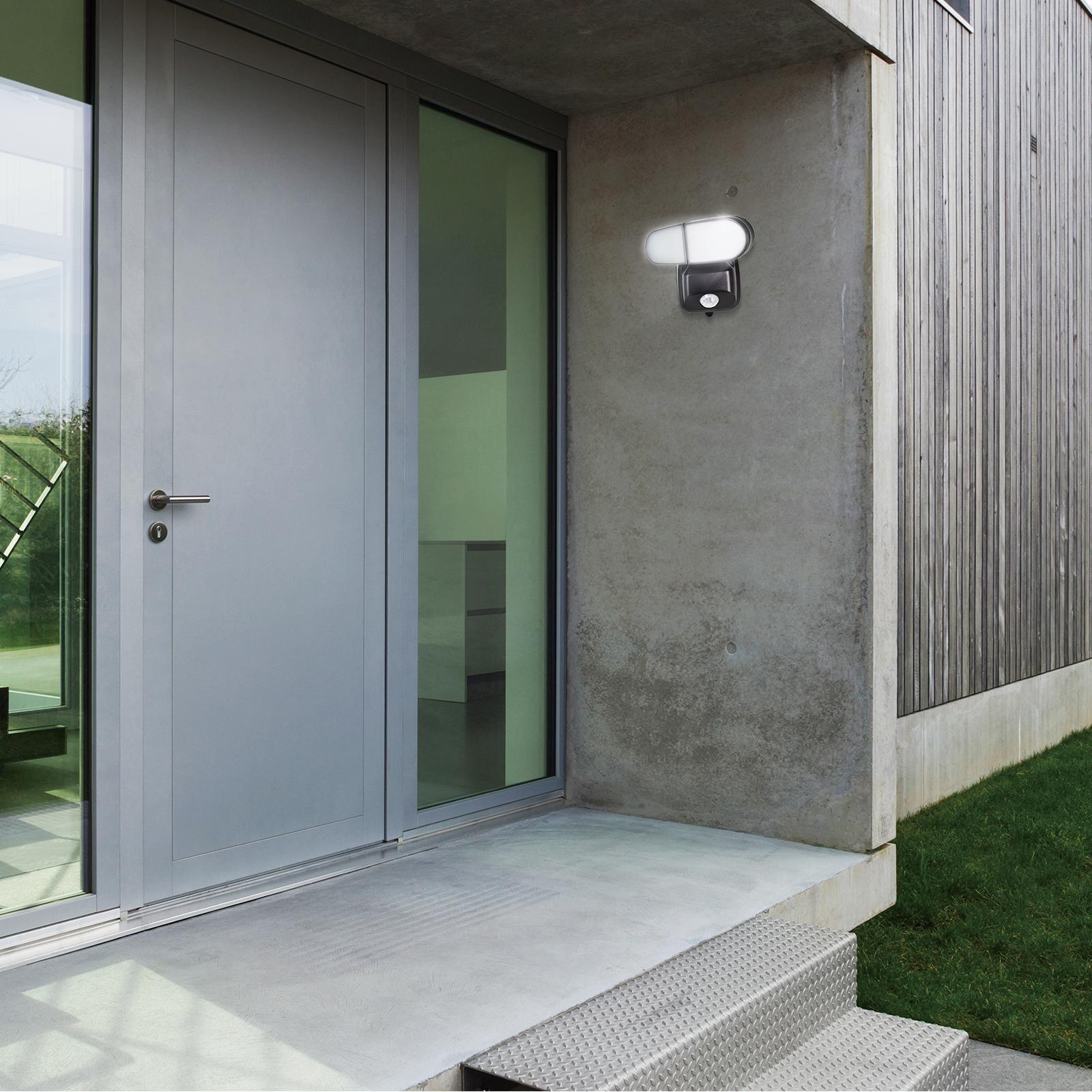 Click 400 Lumens Dual Head Sensor Light Battery Operated Bunnings