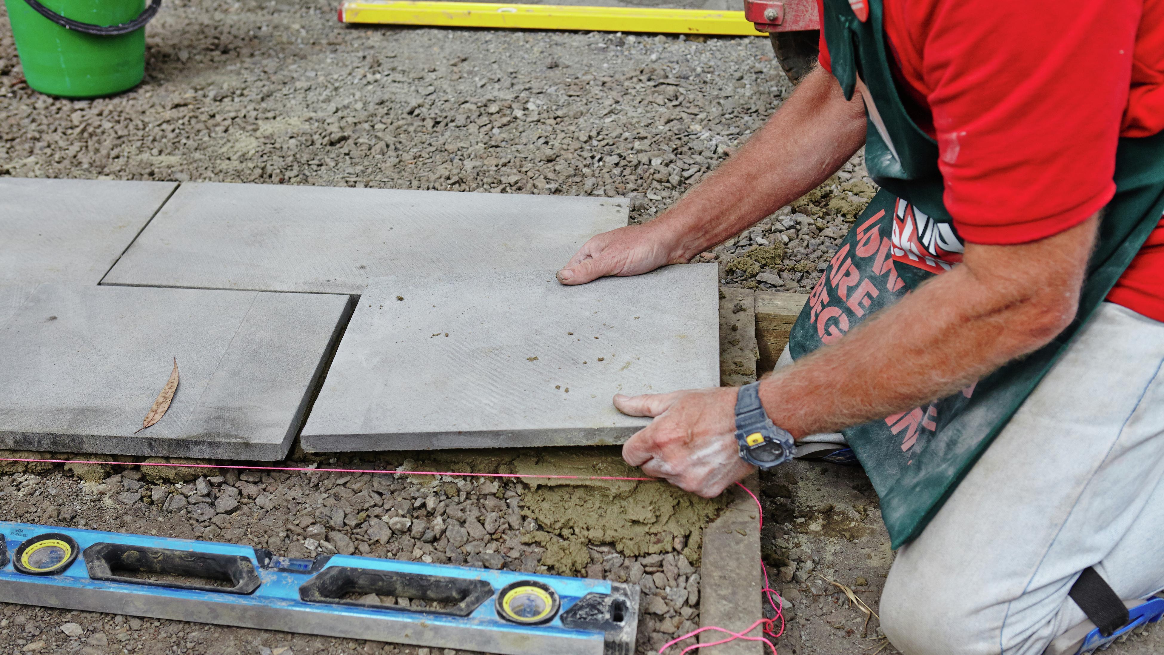 How To Lay Pavers D.I.Y. Bunnings Australia