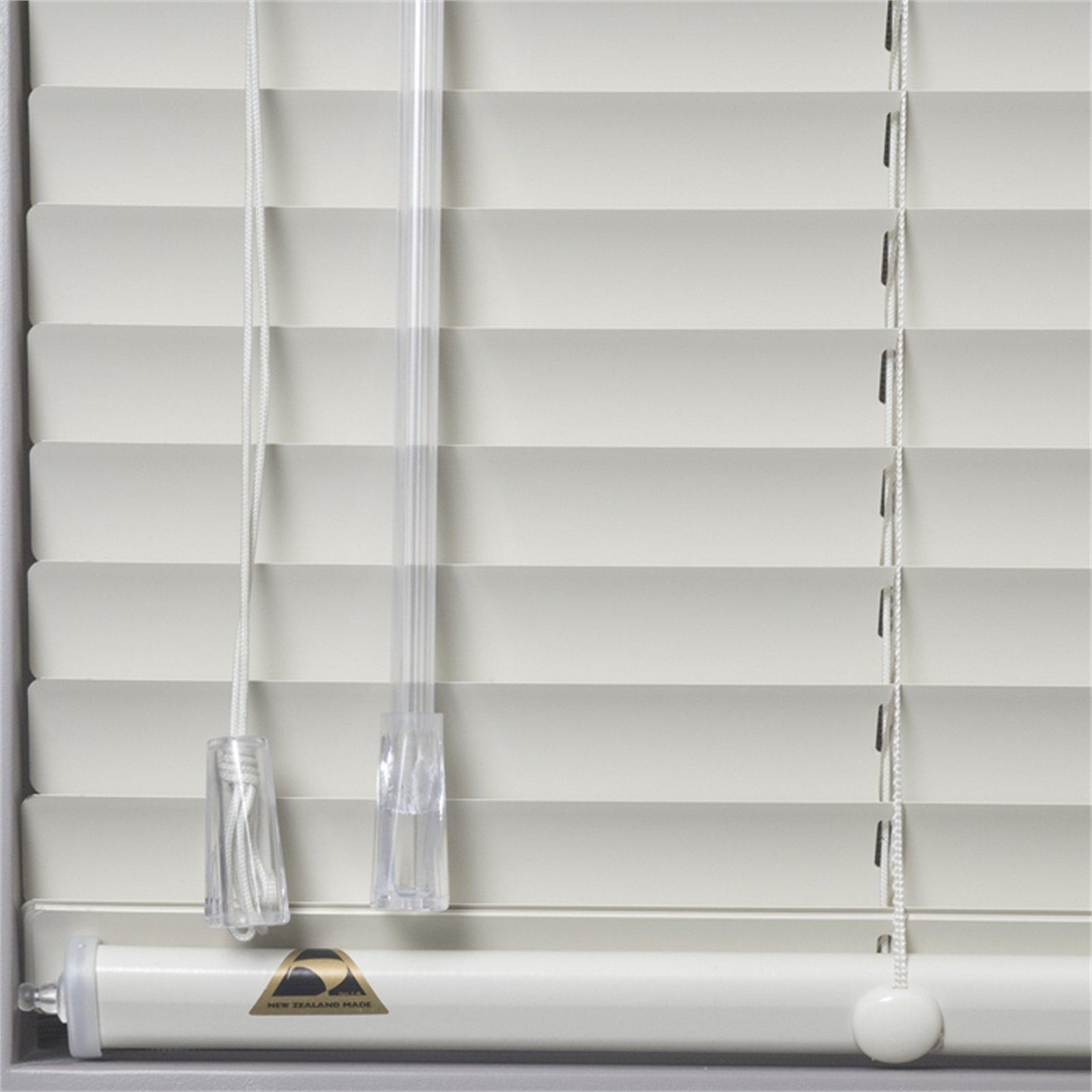 Blind Works Aluminium 25mm 2.83.1x1.92.2m Blind Bunnings New Zealand