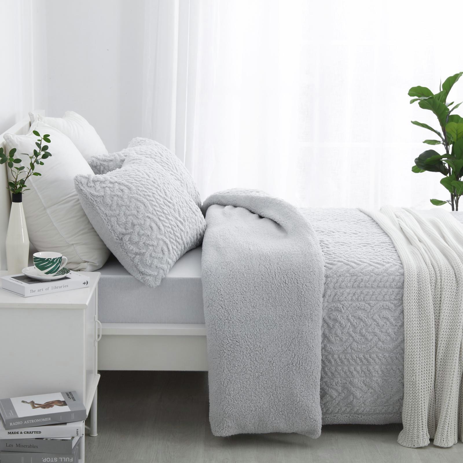 Dreamaker Teddy Fleece Pinsonic Quilted Quilt Cover Set Dove Grey