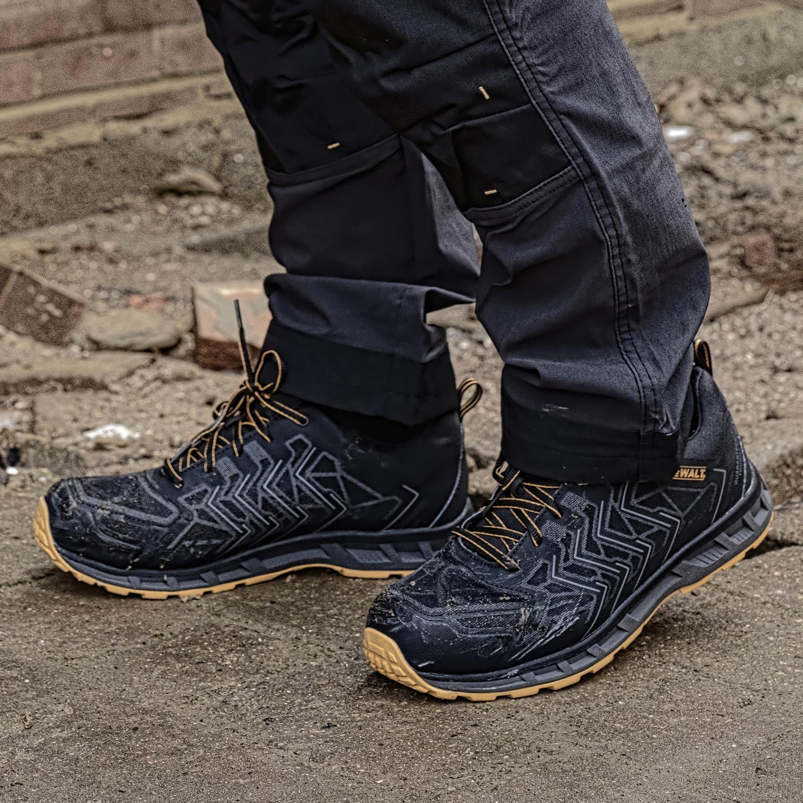 DeWALT Size 7 Fargo Lightweight Safety Shoe Bunnings Australia