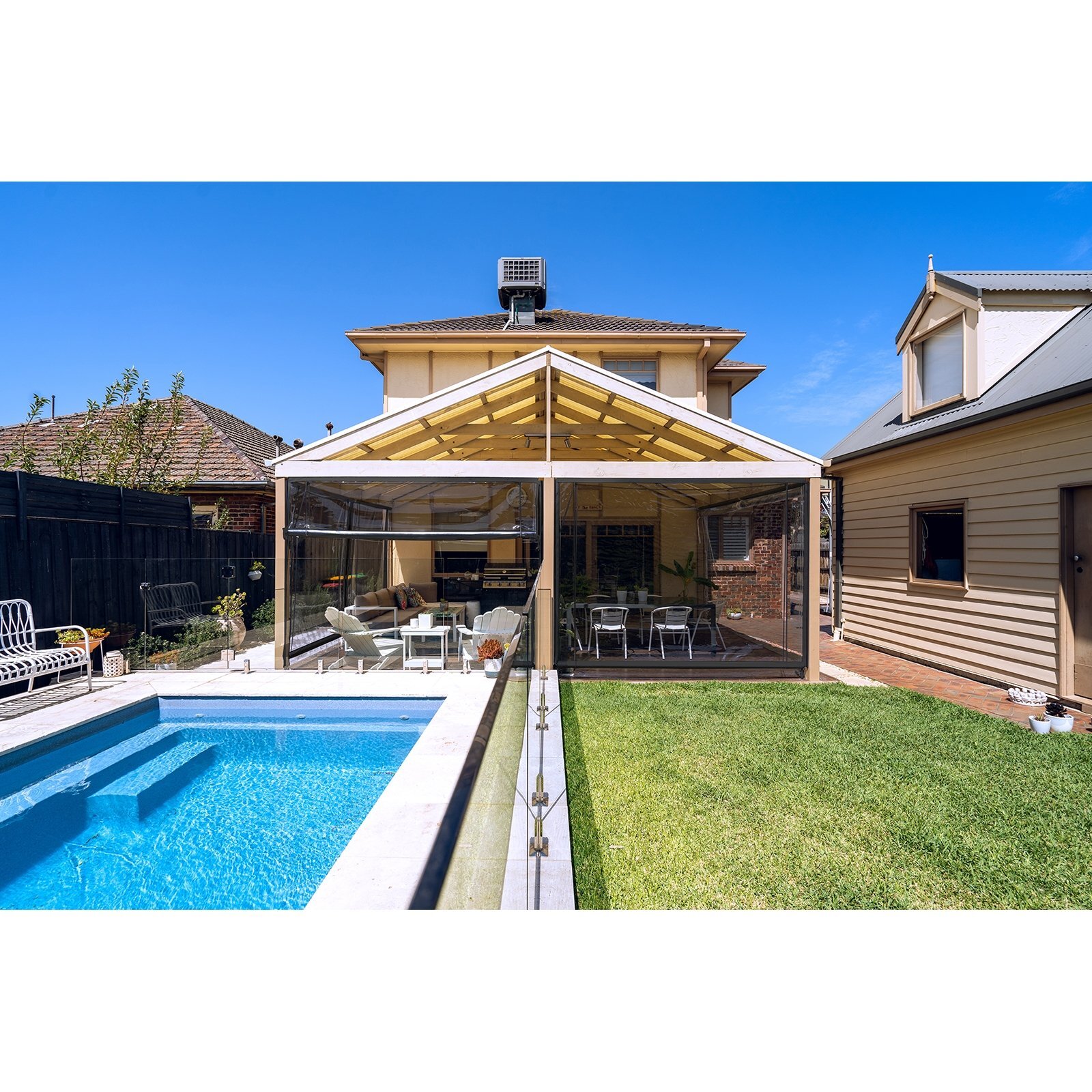 Bistro Blinds 0.75mm PVC Outdoor Blind 1500mm x 2400mm Clear / White