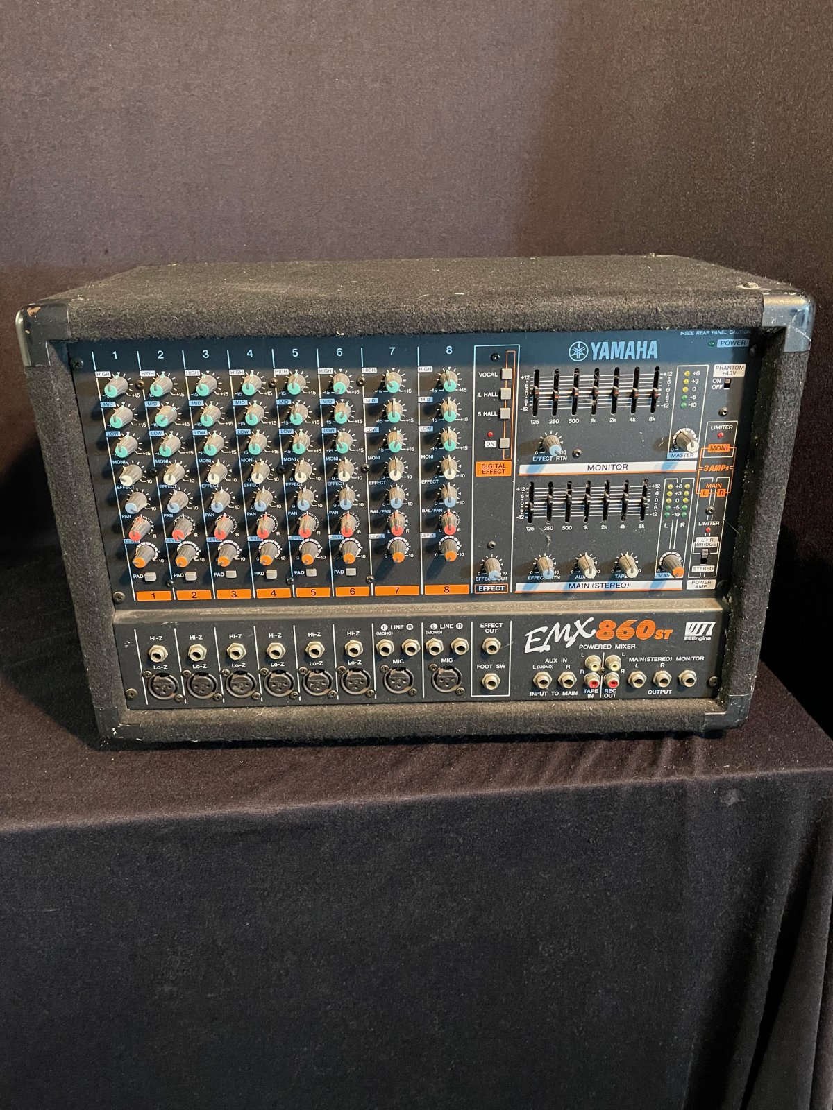 USED Yamaha EMX860ST Powered Mixer