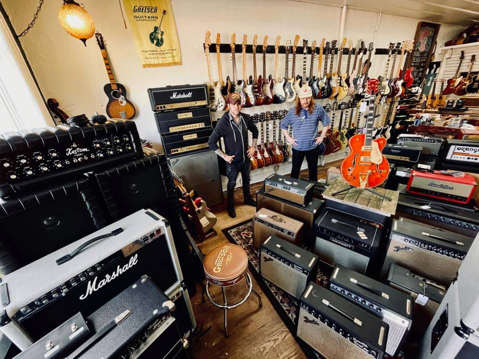 Mom and Dad?s Music / Music Store / Guitar Shop / Clarksville, TN