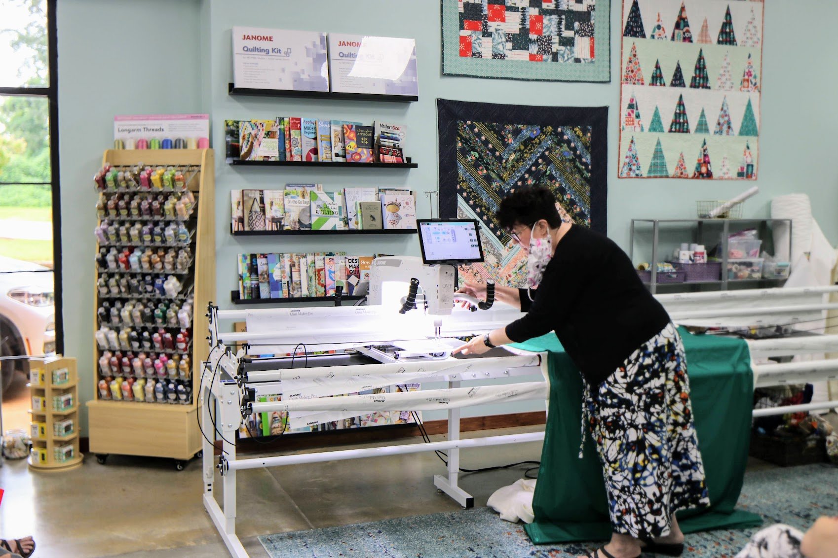 Take your quilting to the next level with a longarm quilting machine!