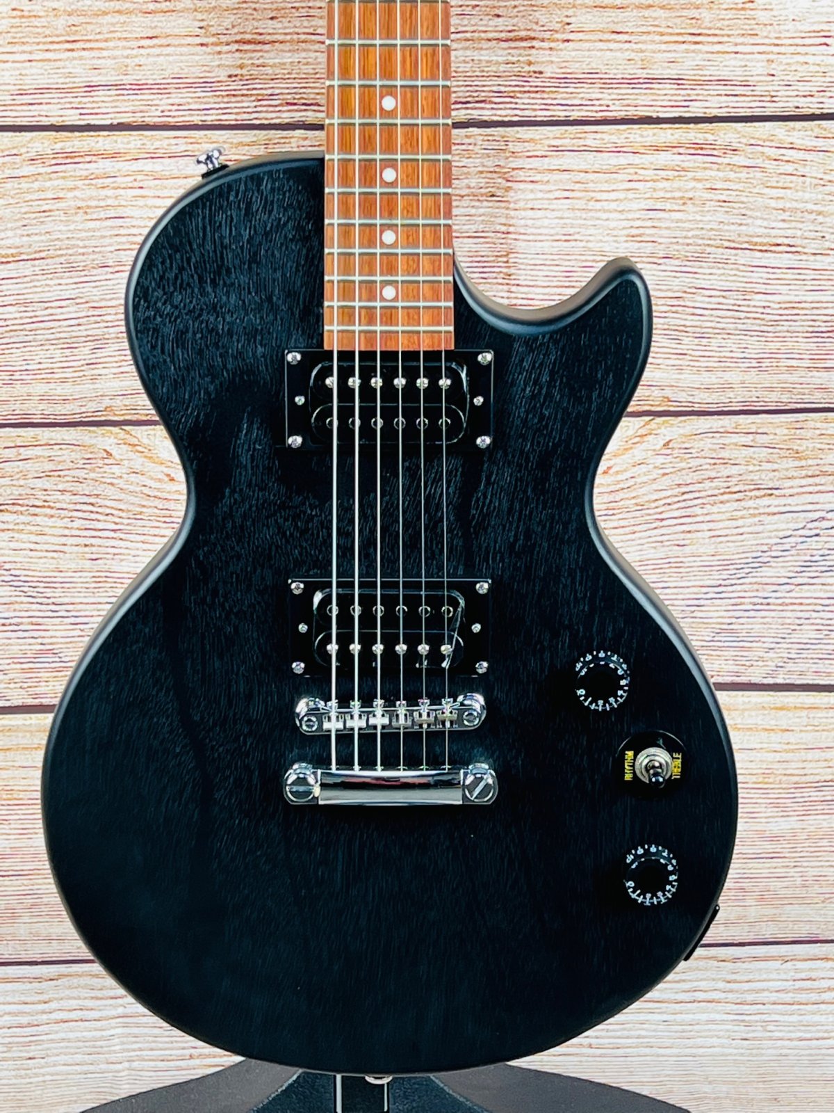 Epiphone Les Paul Special Satin E1 Electric Guitar Ebony 1