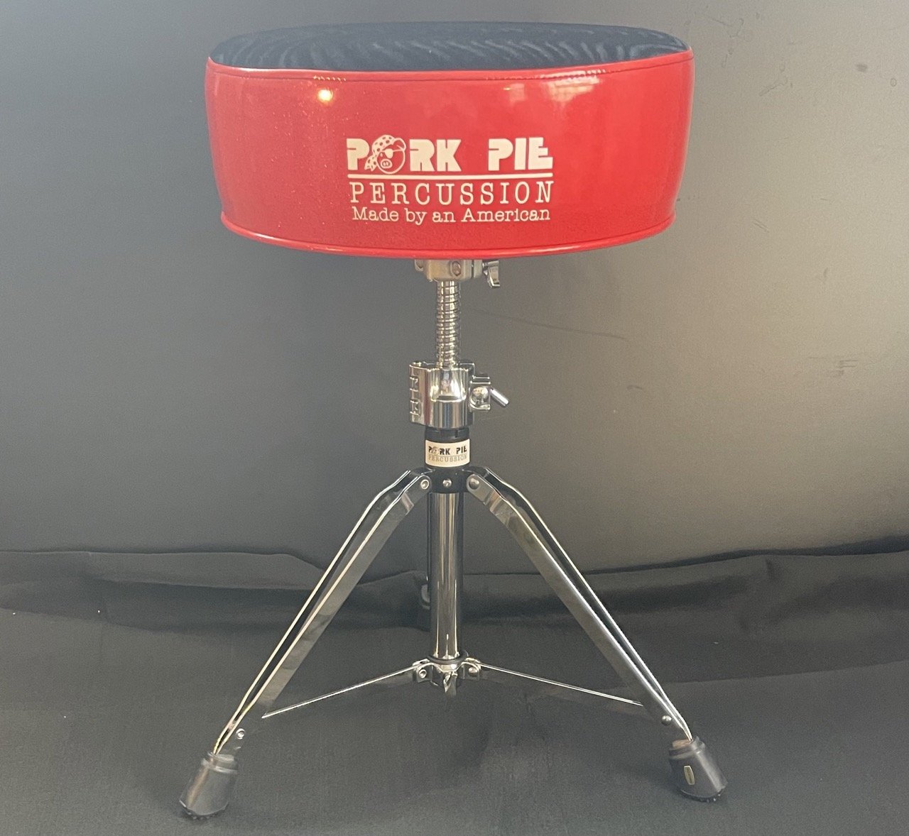 Pork Pie Custom Drum Throne, Black Swirl Top w/Red Sparkle Sides