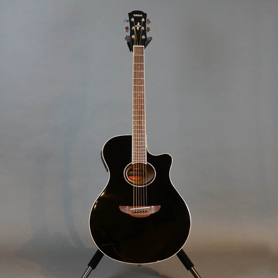 Yamaha APX600 Thinline Acoustic Electric Guitar Black 889025115025