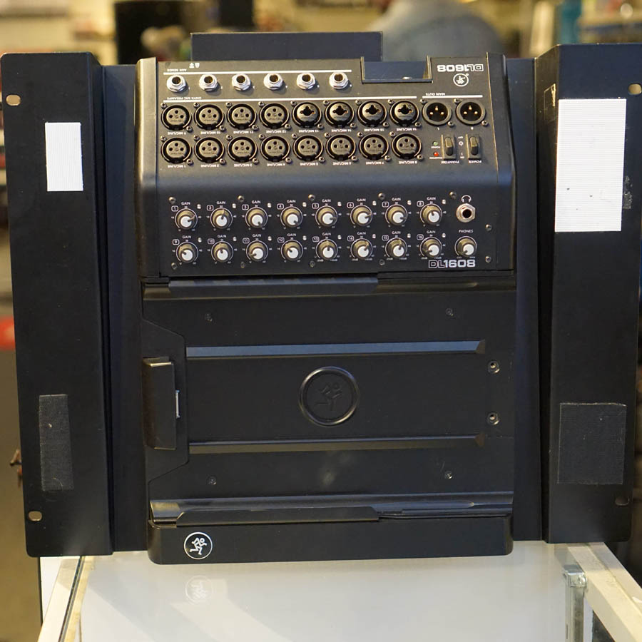 Mackie DL1608 16Channel Wireless Digital Mixer with 30Pin Connector