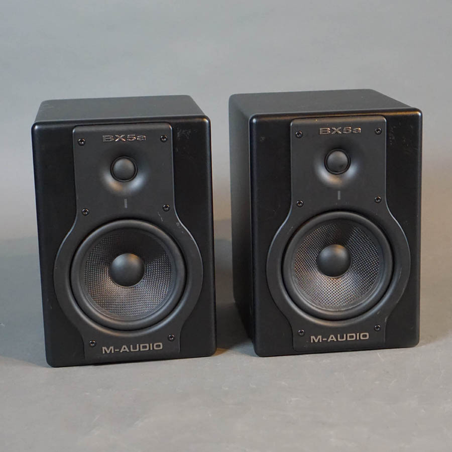 MAudio BX5A Deluxe Active Studio Monitor Pair (2000s) Used