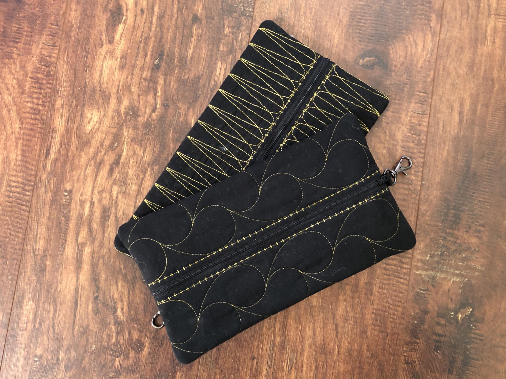 In the hoop zipper bag