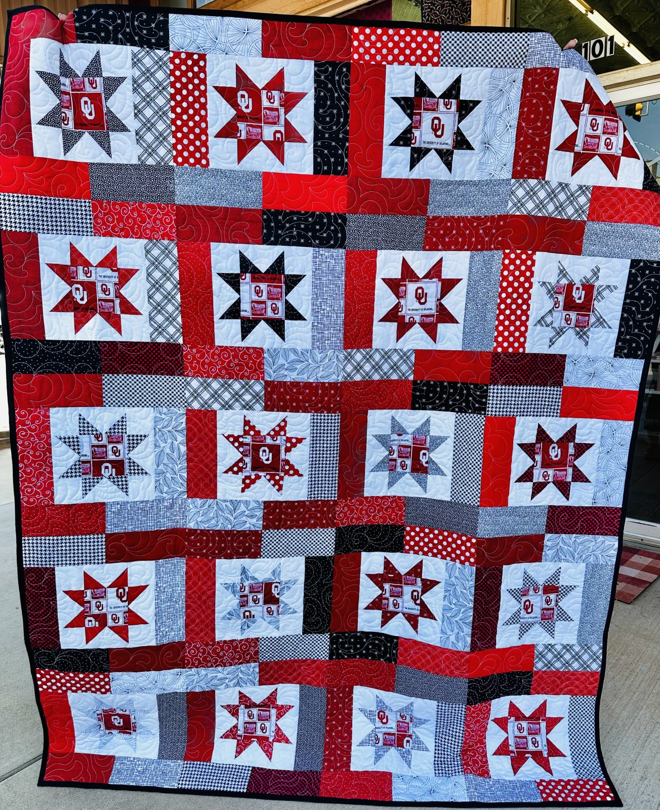 Lucky Stars OU Quilt Kit