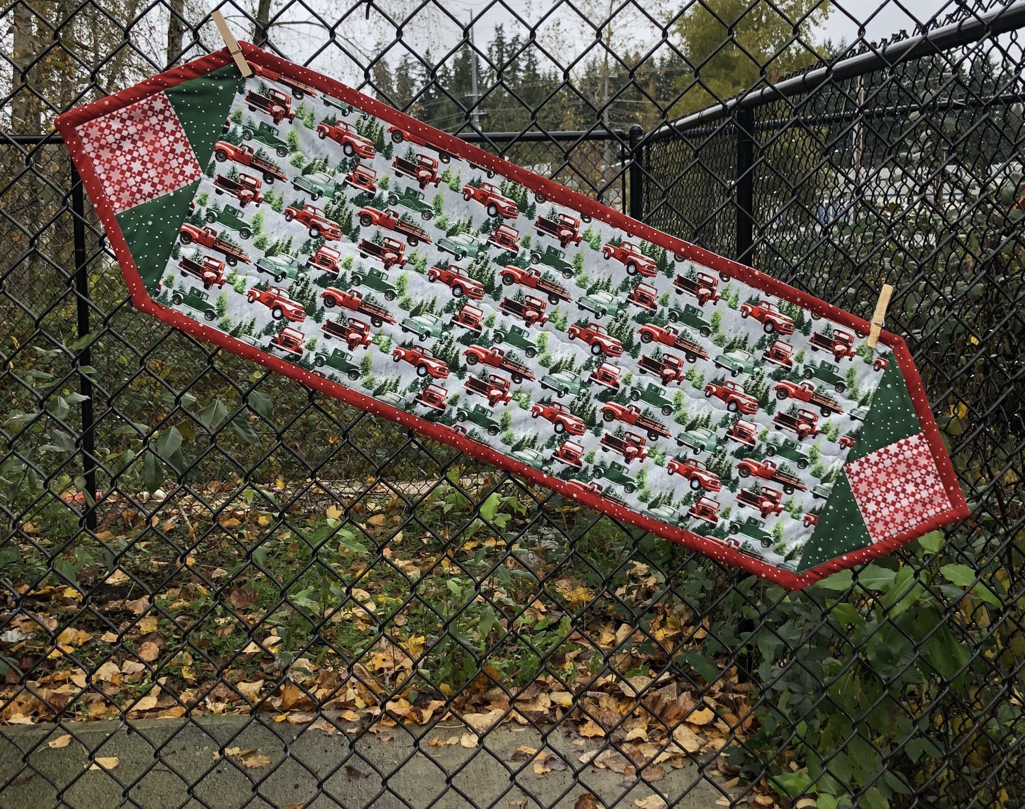 Red Truck, Green Truck Table Runner Kit