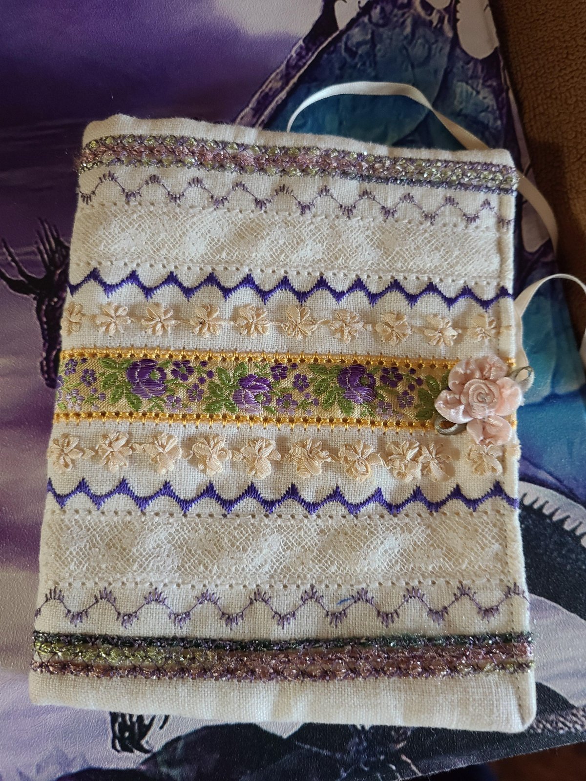 23229 Heirloom Needle Case