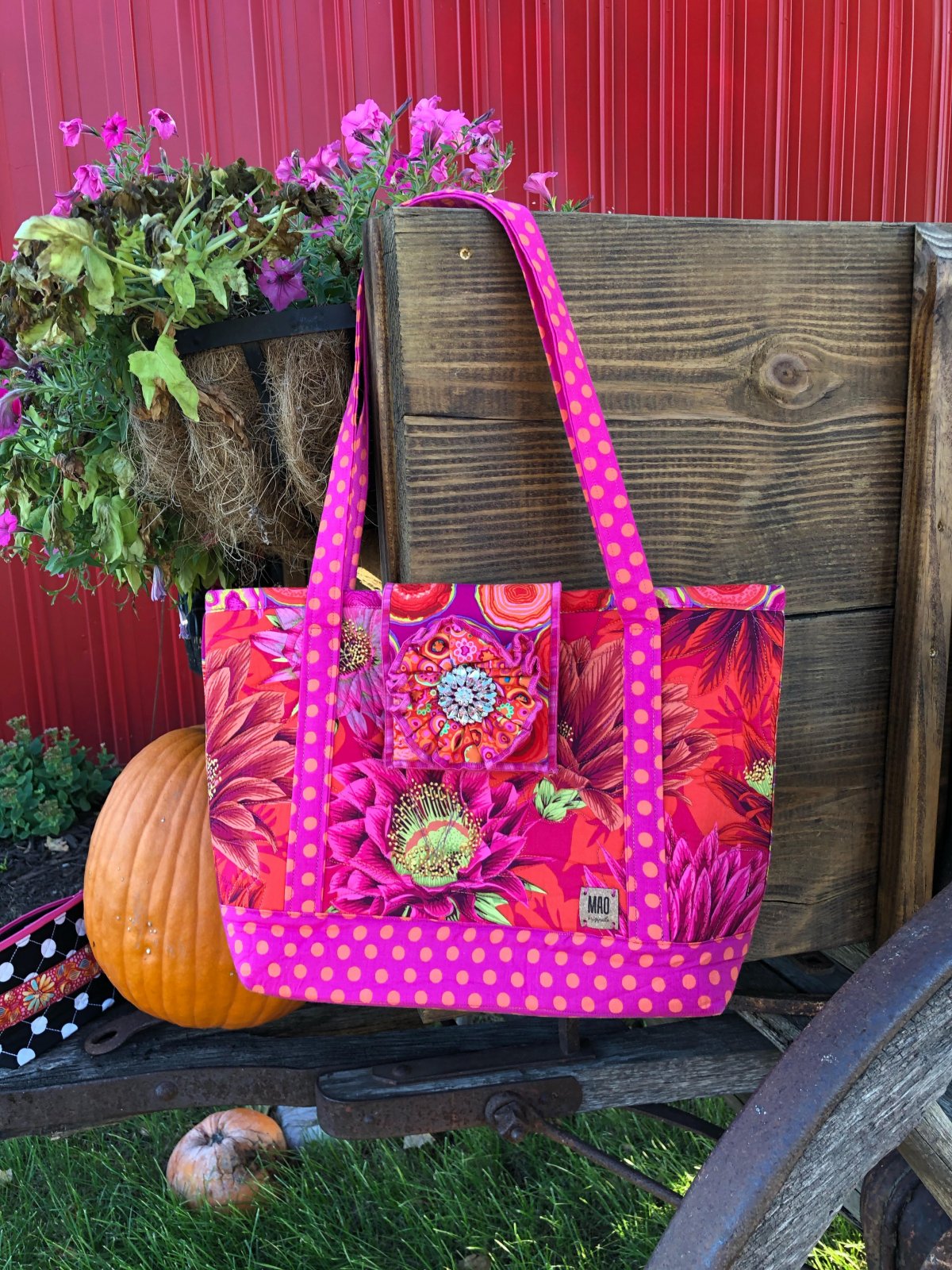 Online Quilting Supplies & Fabric Store Springfield, IL Peace & Applique Quilt Shop