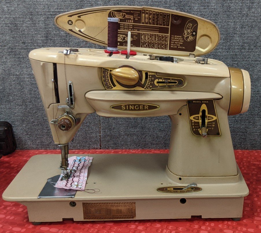 Singer heavy Duty SlantoMatic 500A Sewing Machinee