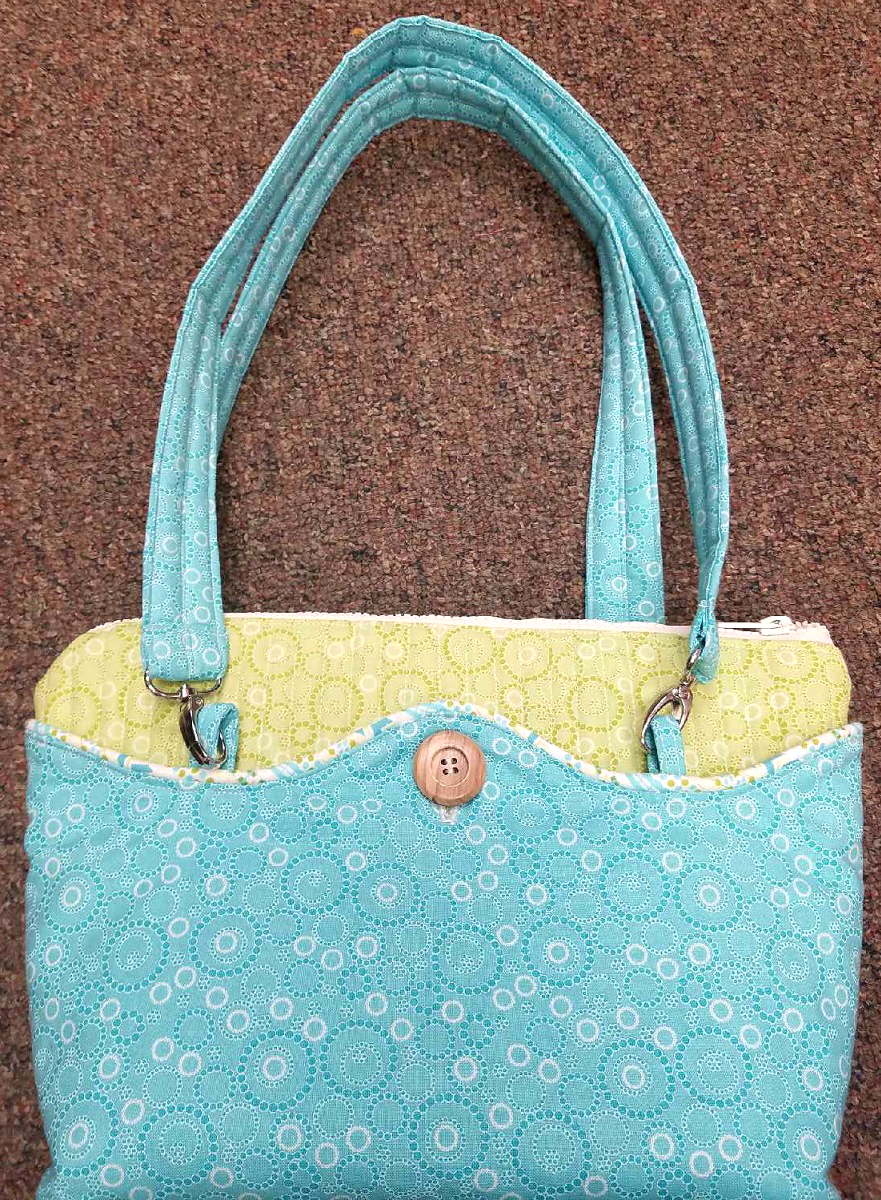 SPECIALTY CLASSES Versatile Wave Purse