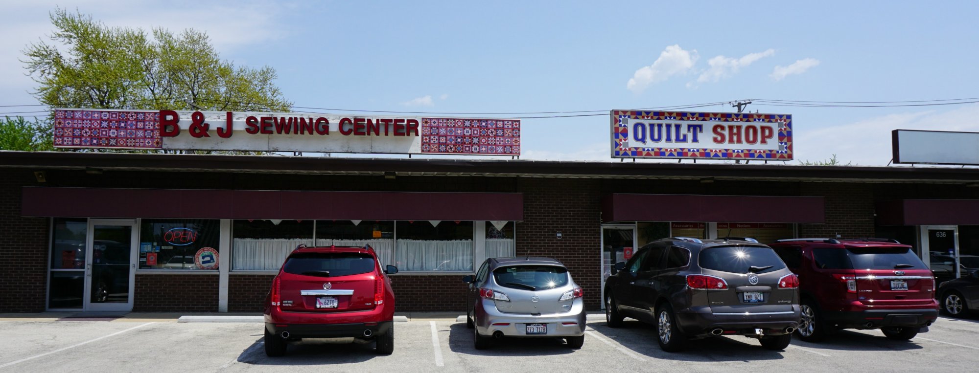 B & J Sewing Center and Quilt Shop Bourbannais, Illinois