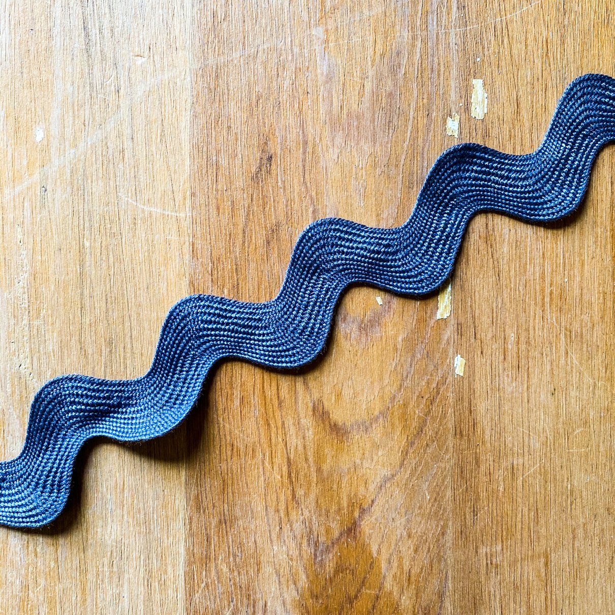 Jumbo Ric Rac Graphite