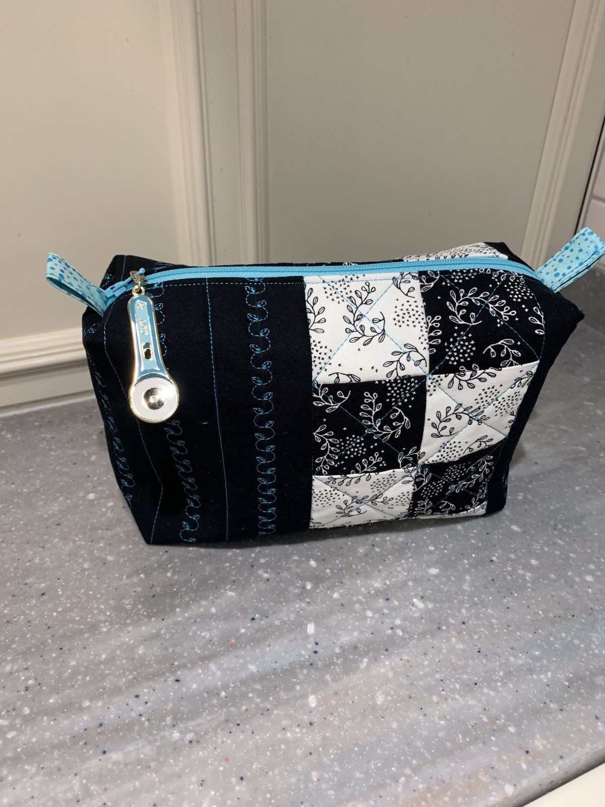 Nantucket Charm Zipper Bag Woodstock