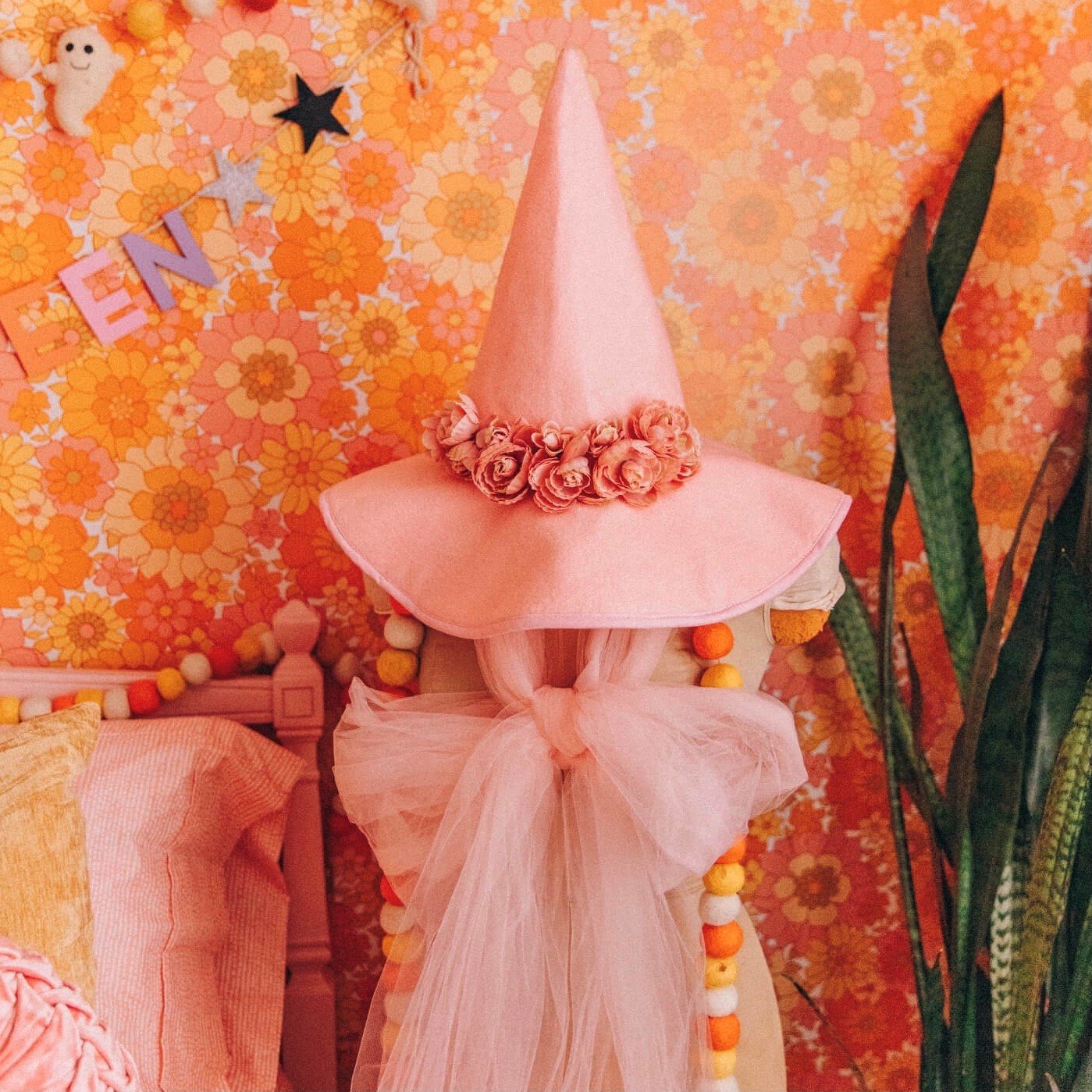 sip and stitch witches brew hat