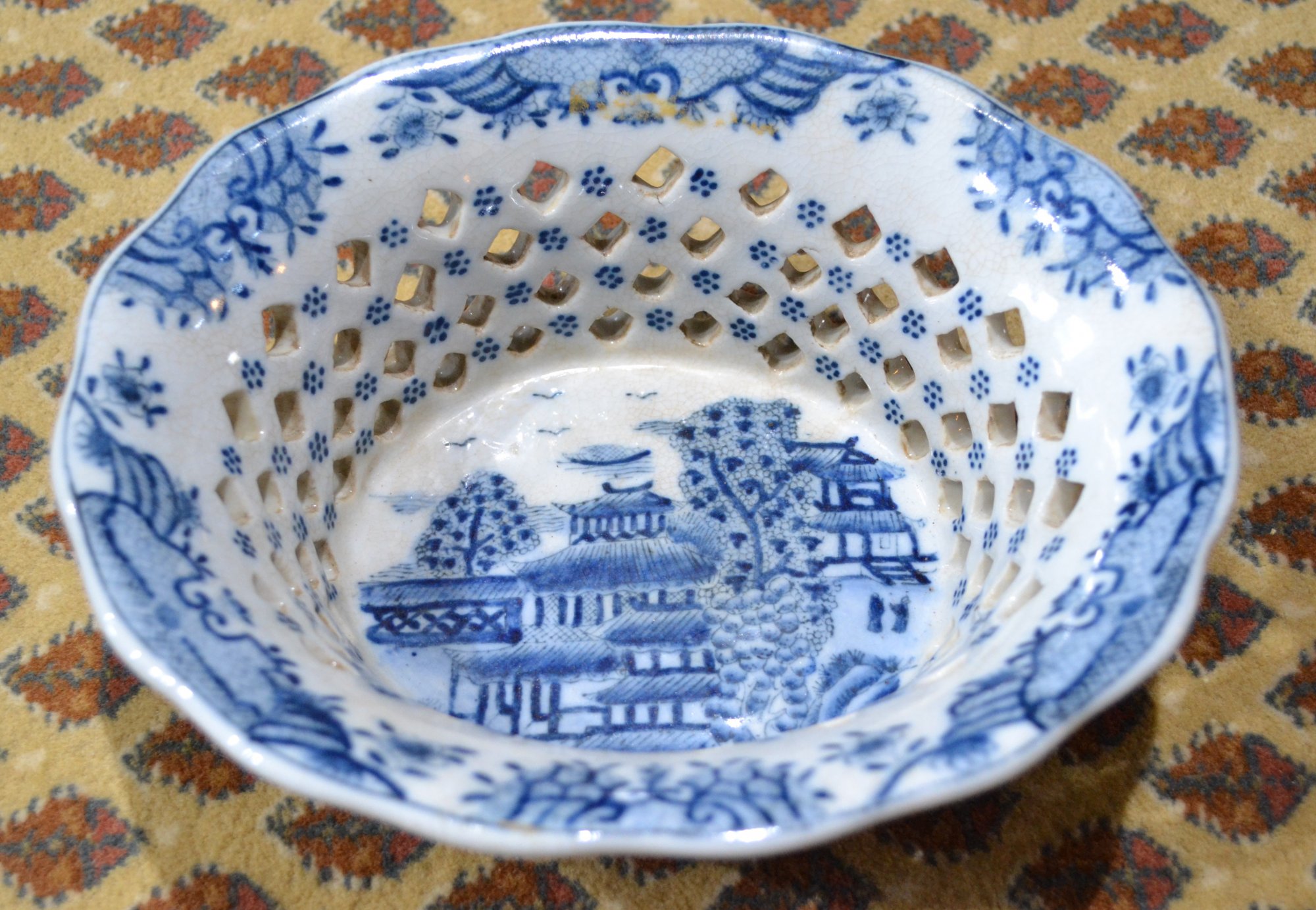 Chinese Blue and White serving bowl