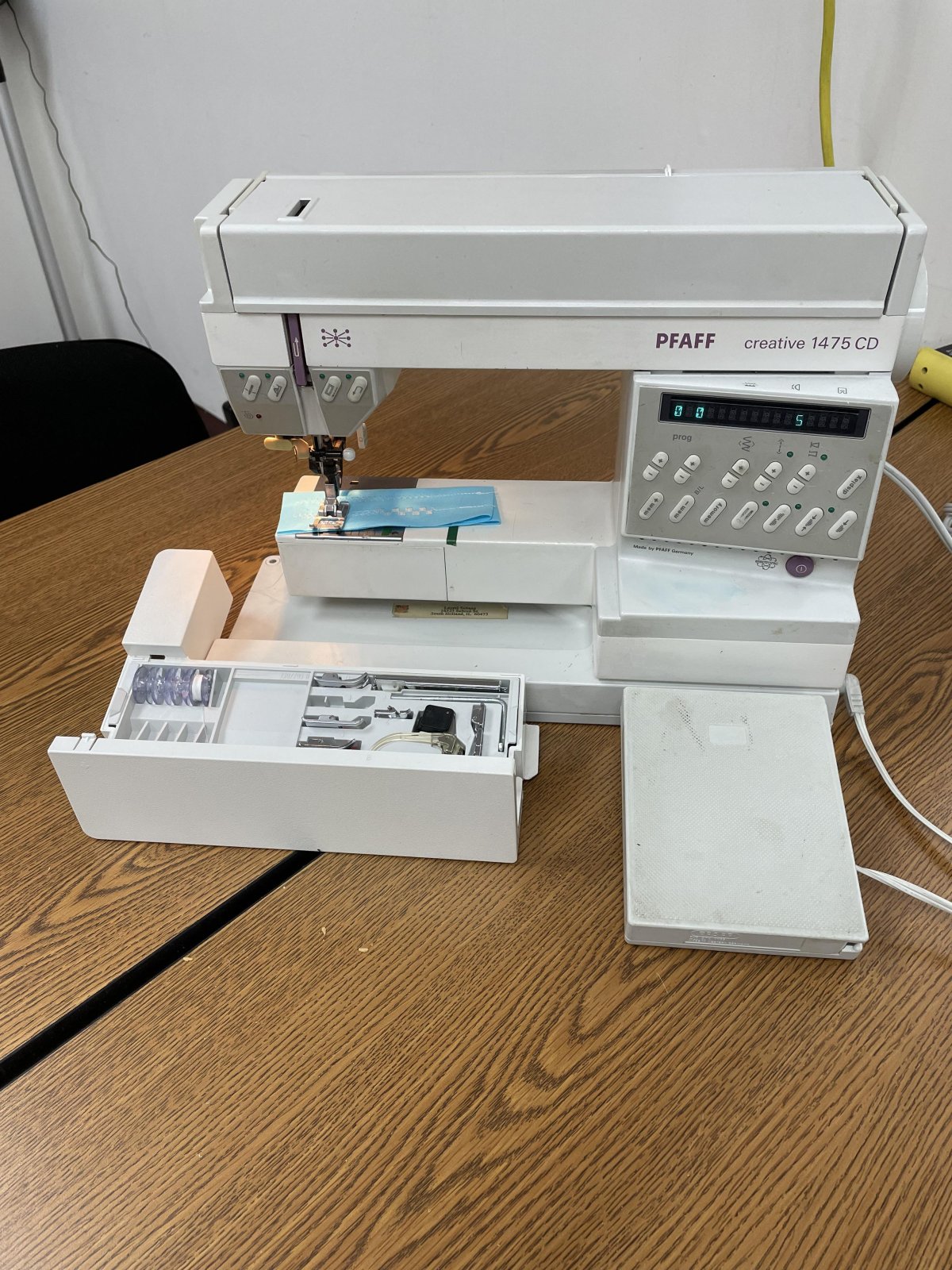 Pfaff creative 1475 (Pre-loved)