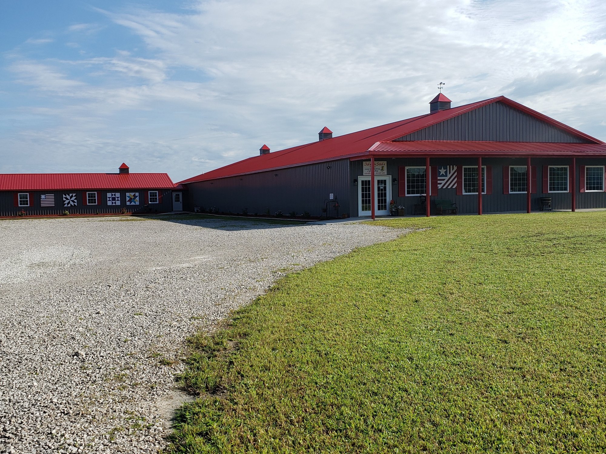 Custom Quilts in Illinois Illinois Quilt Shop Sewing Machines