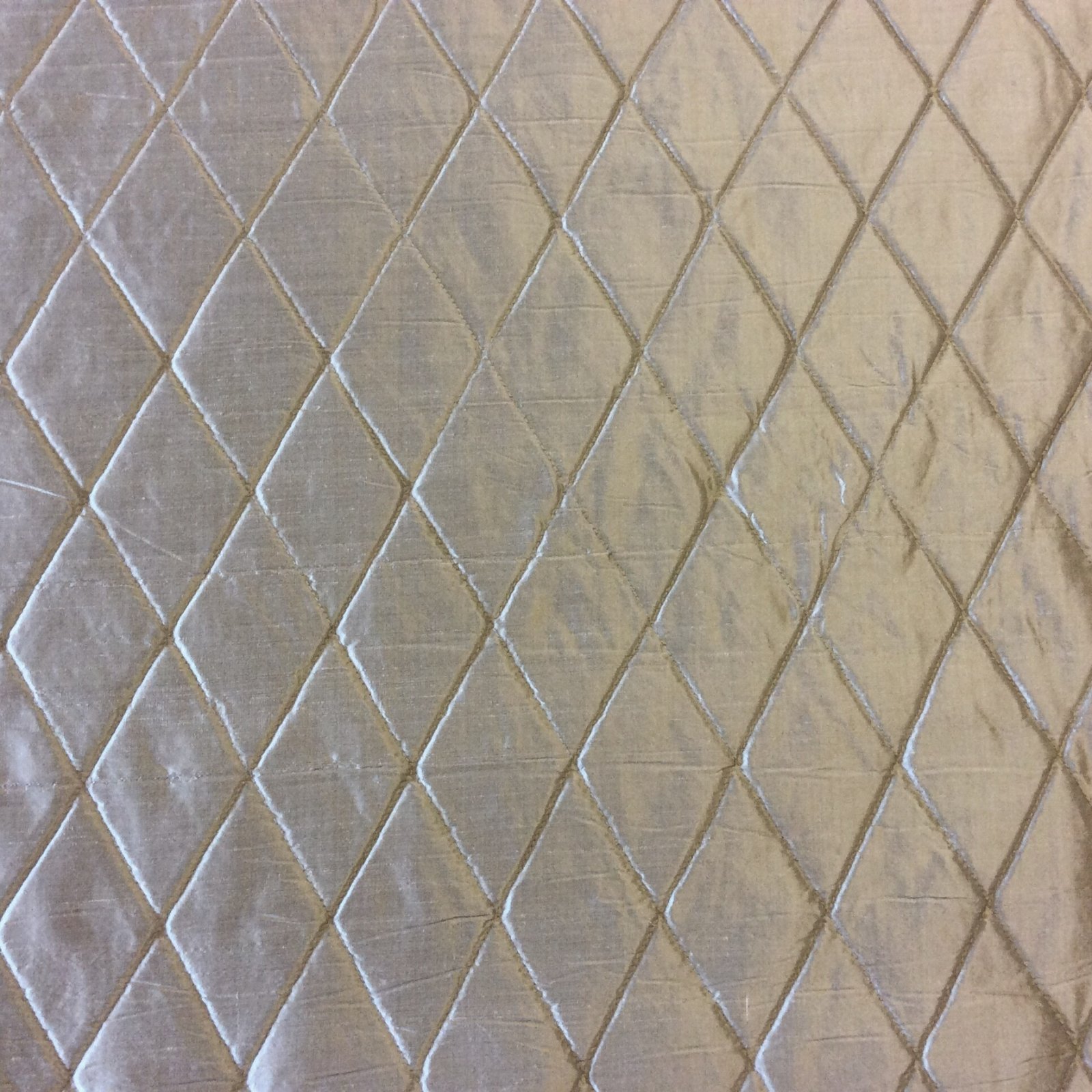 HD87 NL261 Platinum Grey Harlequin Quilted Silk Fabric with Diamond