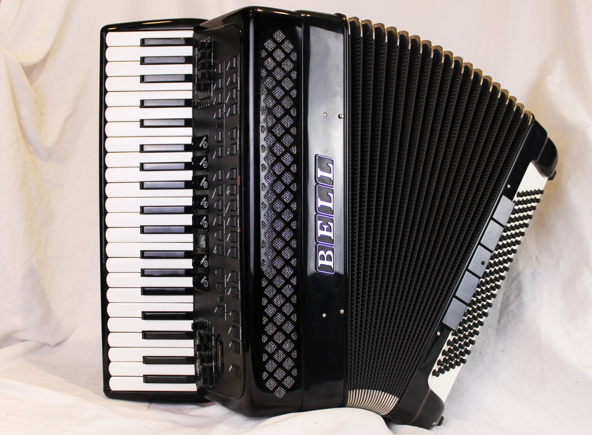 5614 Black Bell Duovox Piano Accordion LMMM 41 120