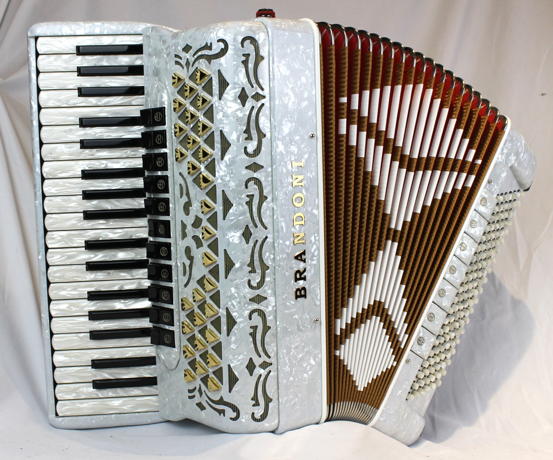 NEW White Gold Brandoni Classic 130 Piano Accordion LMMM 37 120