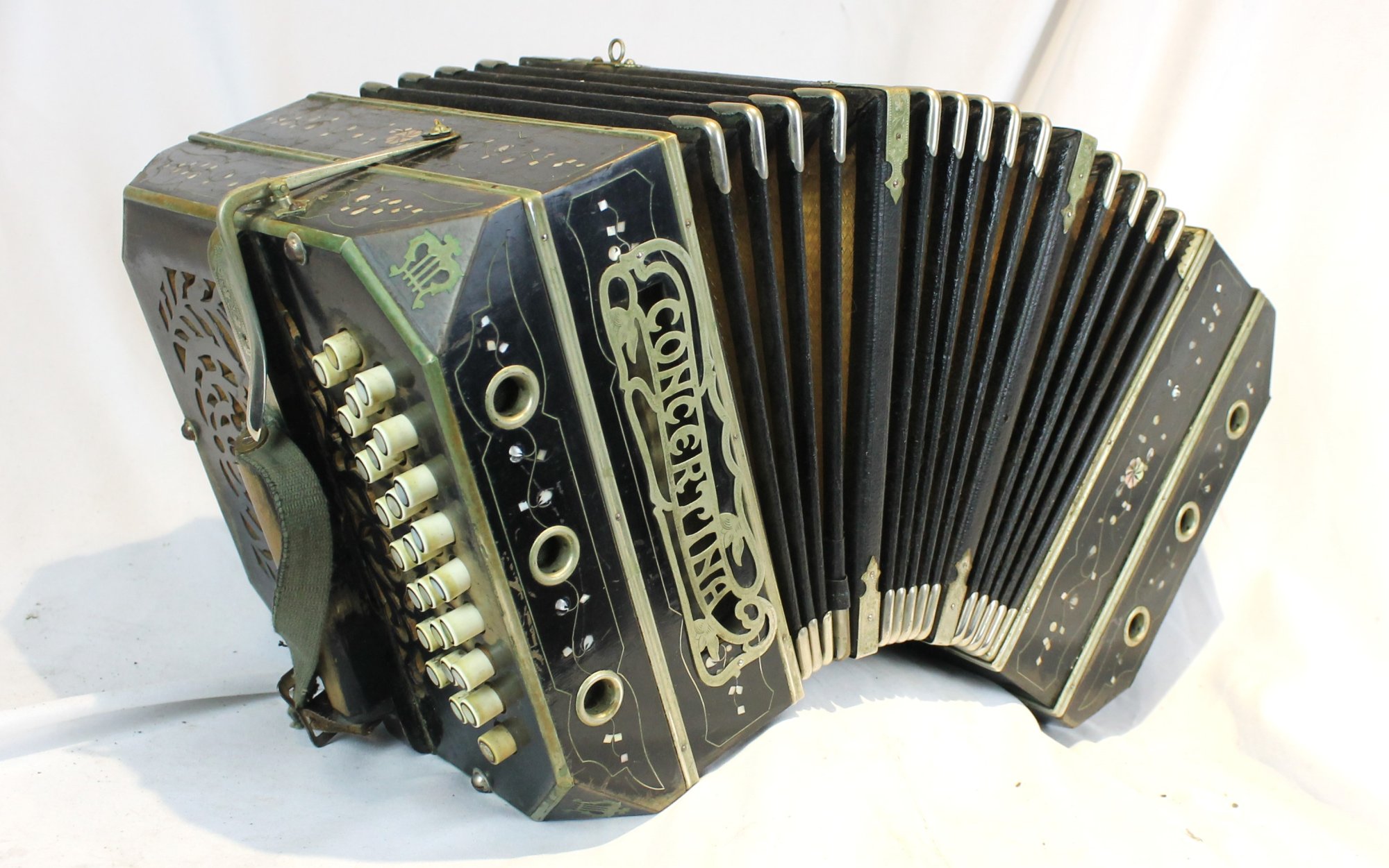 5766 Black Decorated Chemnitzer Concertina LM 26/22