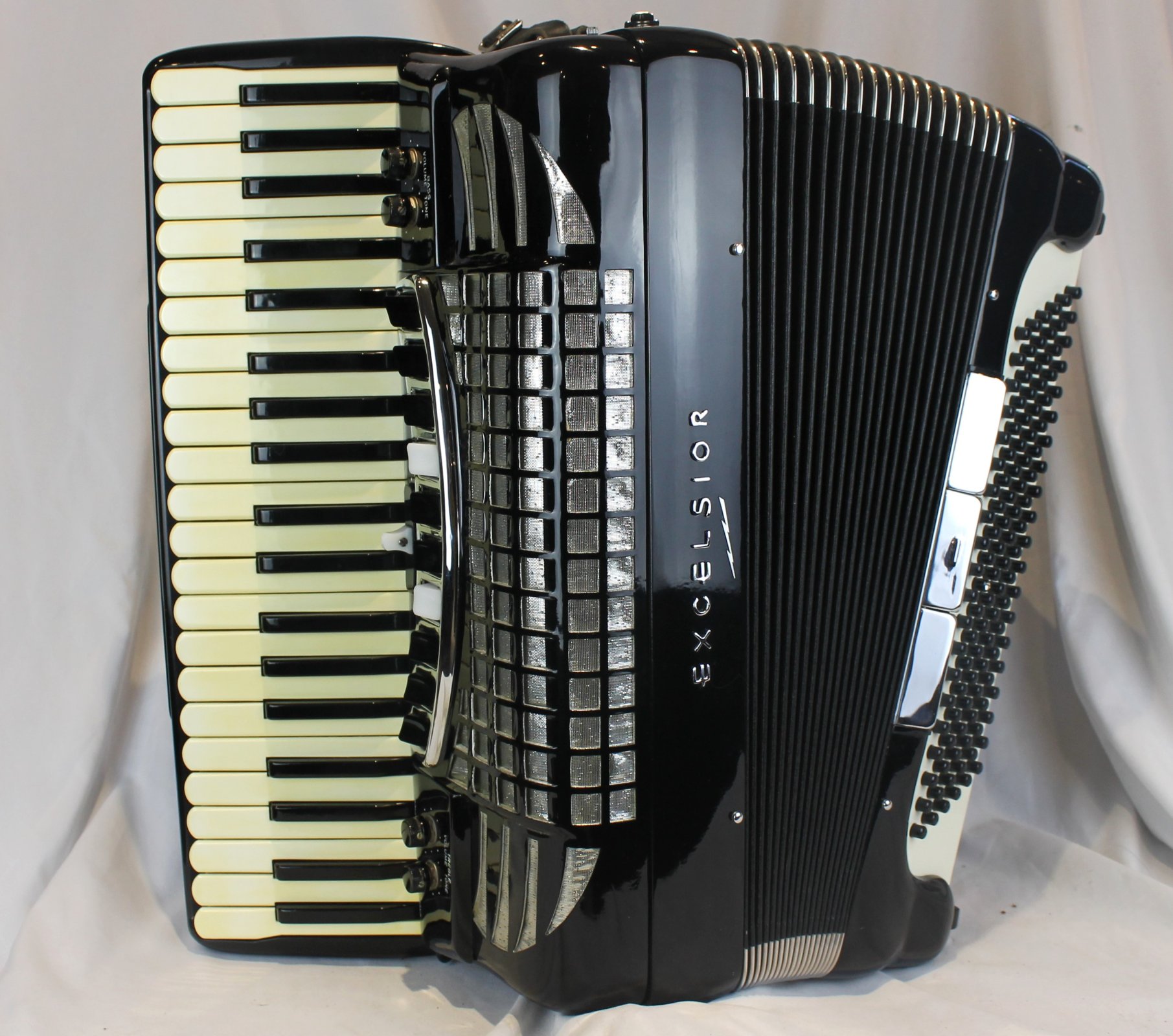 6311 Black Excelsior Symphony Made in USA Piano Accordion LMMH 41 120