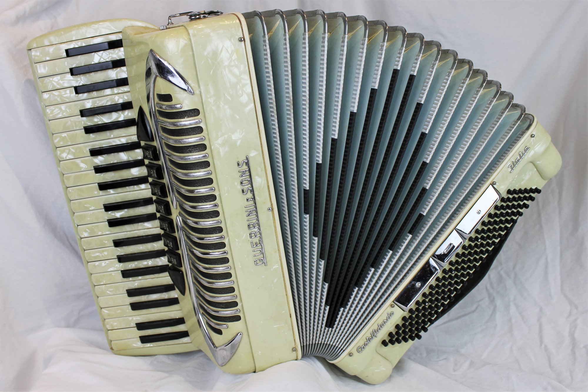 4412 Ivory Guerrini & Sons Piano Accordion LMM 41 120