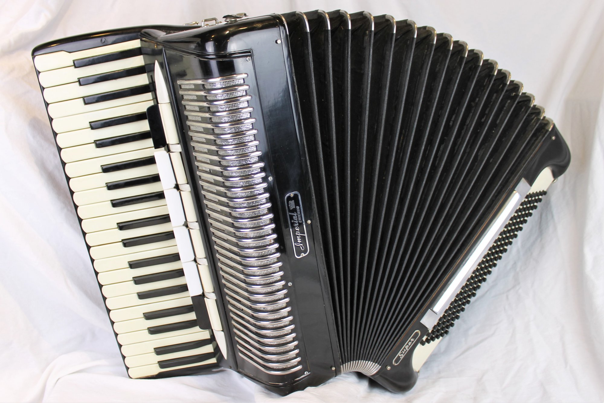 4414 Imperial Chicago Super Piano Accordion LMMH 41 120