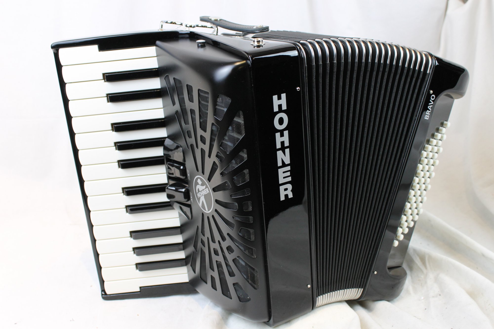 NEW Black Hohner Bravo II Piano Accordion MM 26 48 190786383746