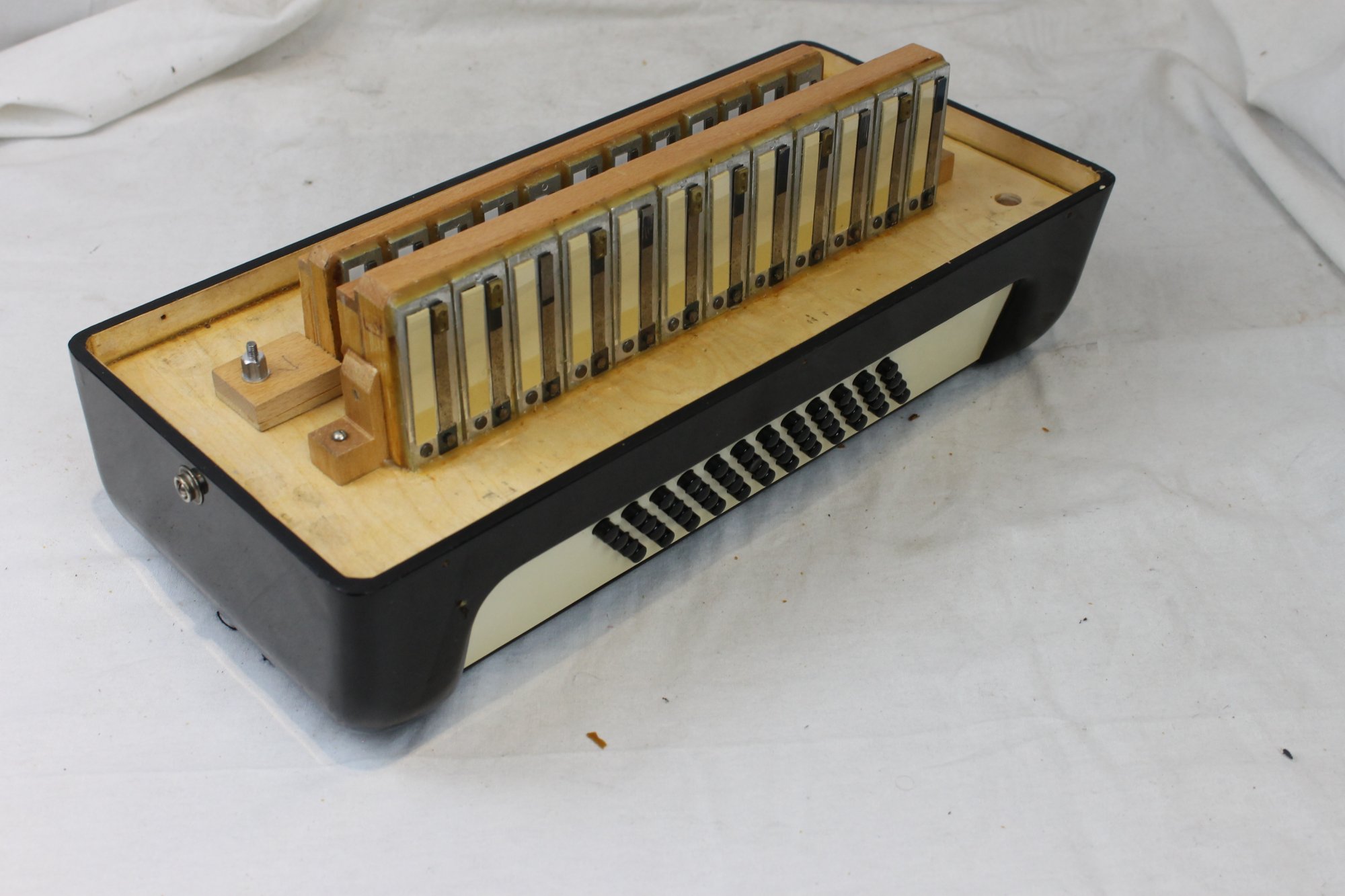 Weltmeister Accordion Part Bass Reeds and Bass Section 16 x 8 x 4