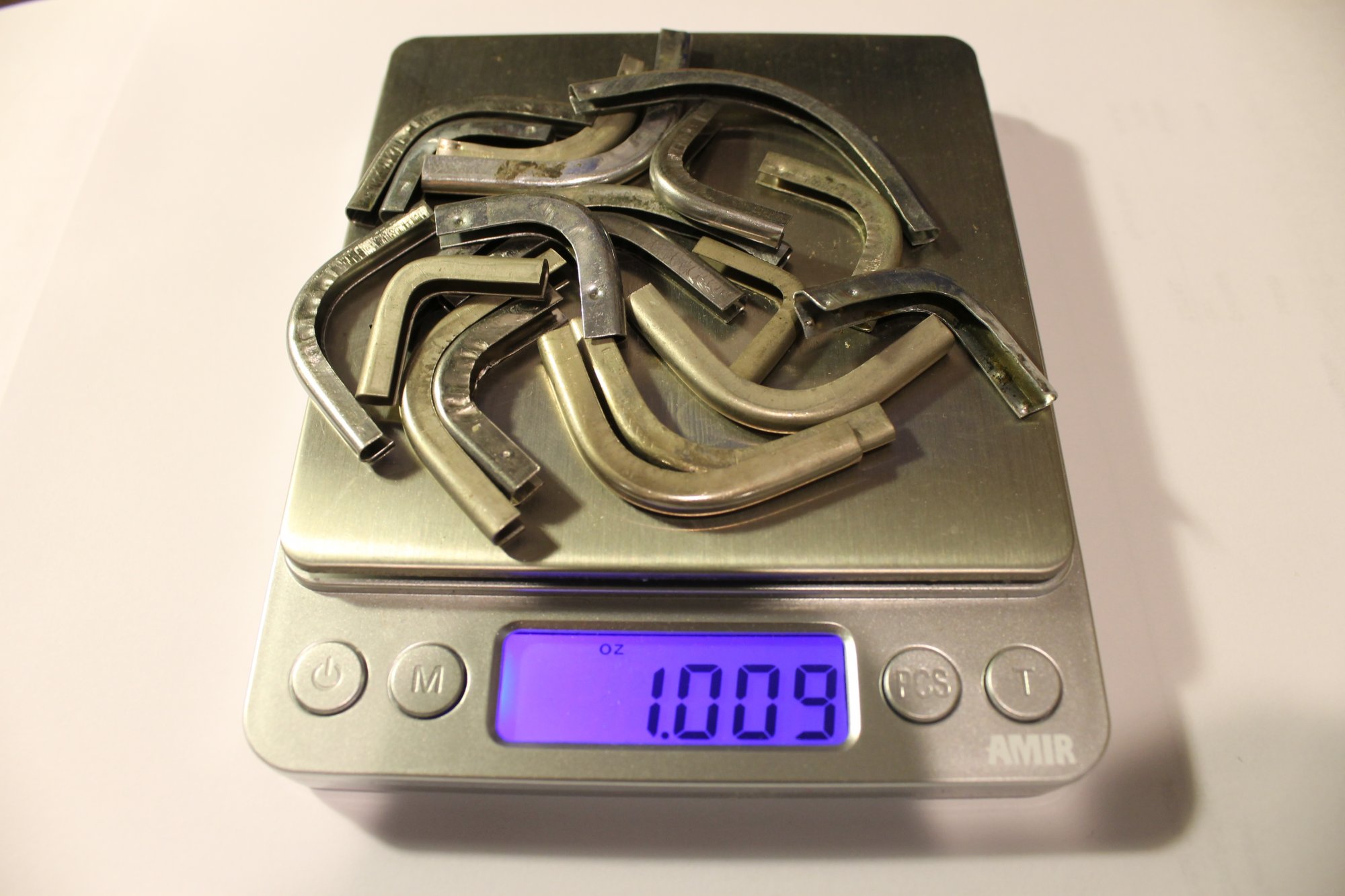 Scoop of Assorted Accordion Bellows Corners (1oz = 28g 16 pieces)