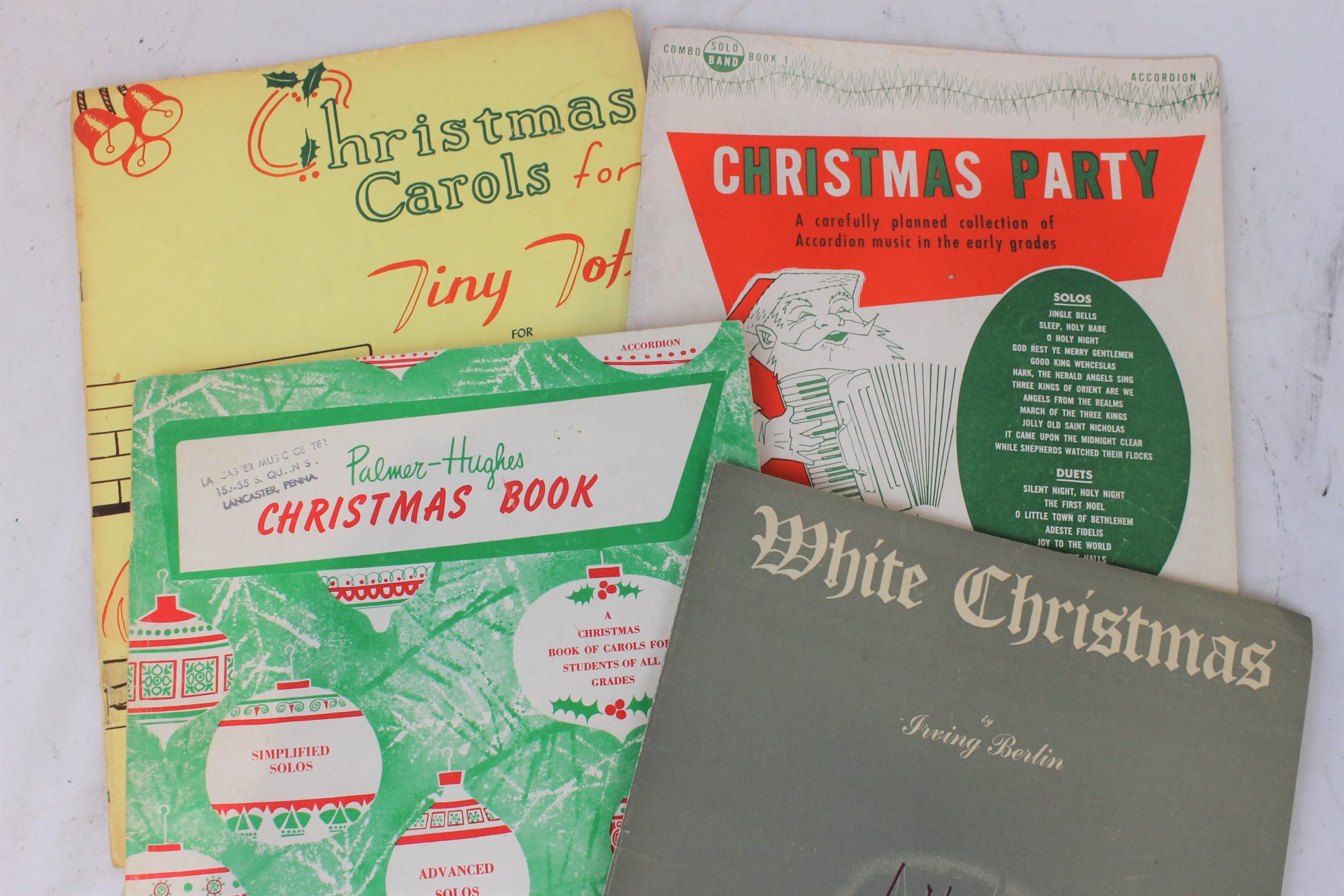 Lot of 4 Used Accordion Books and Sheets Christmas Collection